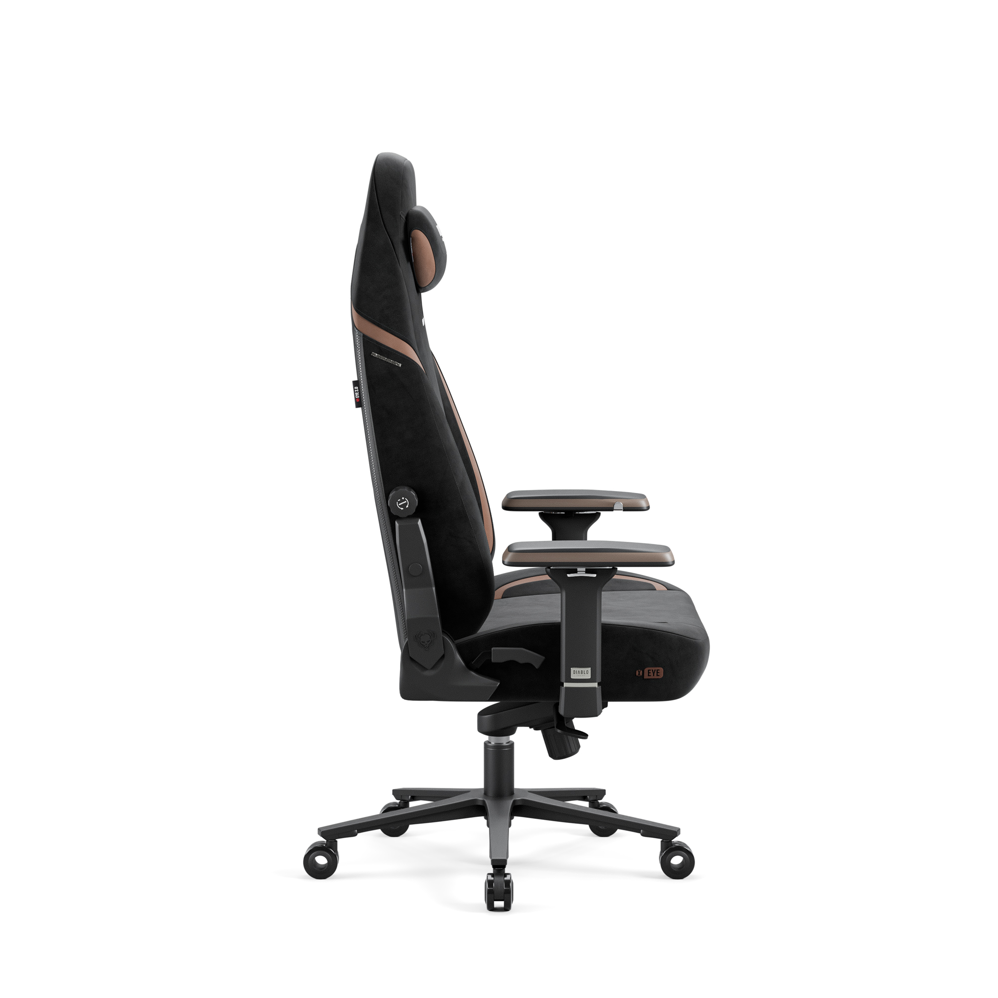 Widok z boku czarnego i brązowego krzesła do gier. Ma podłokietniki, zagłówek i stoi na pięcioramiennej podstawie.