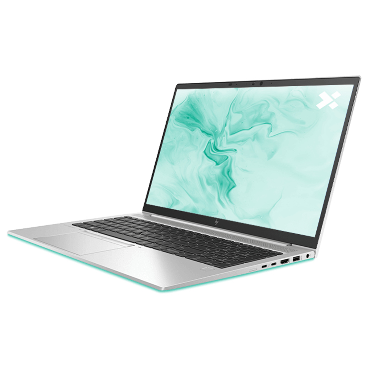 Ein silberner Laptop ist leicht geöffnet und zeigt ein teal-weißes Muster auf dem Bildschirm. Der Hintergrund ist weiß.