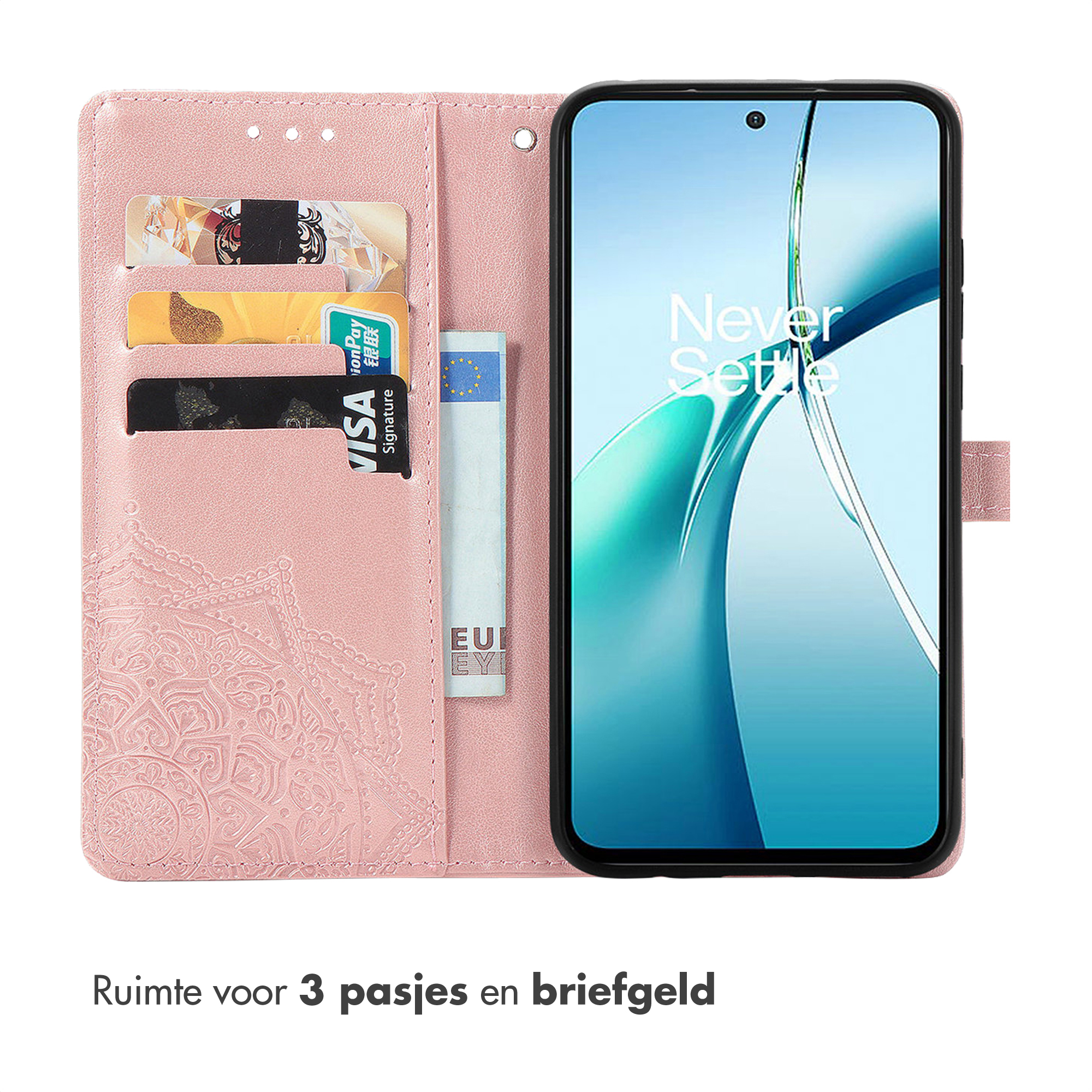 Roze telefoonhoesje met telefoon en kaartsleuven. Bevat drie kaarten en een bankbiljet. De telefoon toont 'Never Settle'.