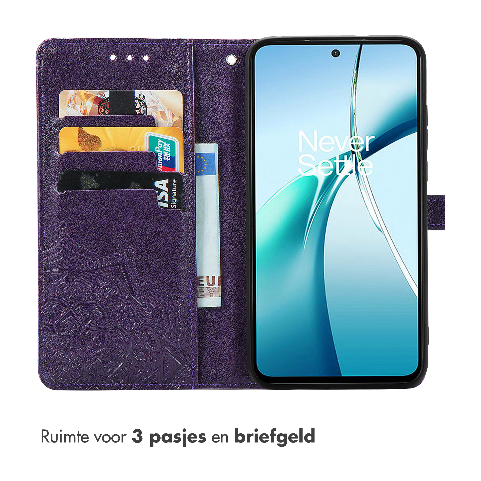 Paarse telefoonhoes met gleuven voor kaarten en geld. Rechts een telefoon met blauw scherm. Tekst: ruimte voor 3 kaarten en contant geld.