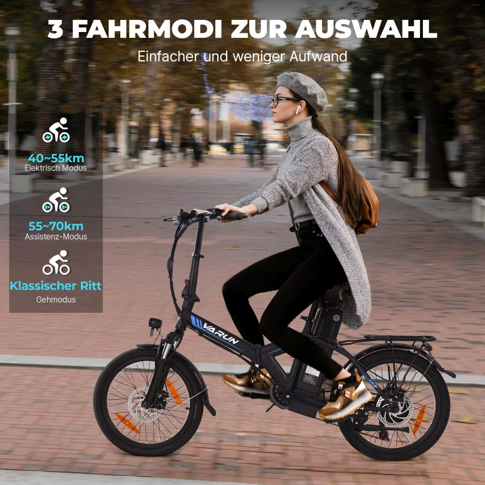 Una mujer monta una bicicleta eléctrica negra en una calle de la ciudad. El texto destaca tres modos de conducción: eléctrico, asistido y clásico.