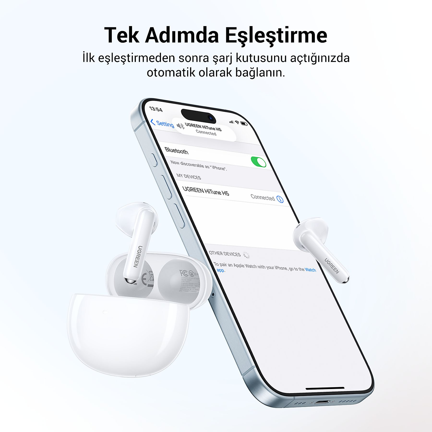 Weiße Ohrhörer, Ladecase und Telefon mit Bluetooth-Einstellungen, verbunden mit UGREEN HiTune H5. Text sagt 'Verbunden'.