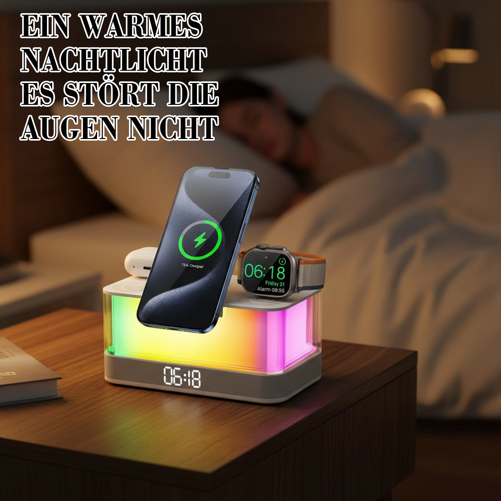 Ein Nachtlicht mit Telefon, Uhr und Ohrhörern auf einem Nachttisch. Eine Person schläft im verschwommenen Hintergrund.