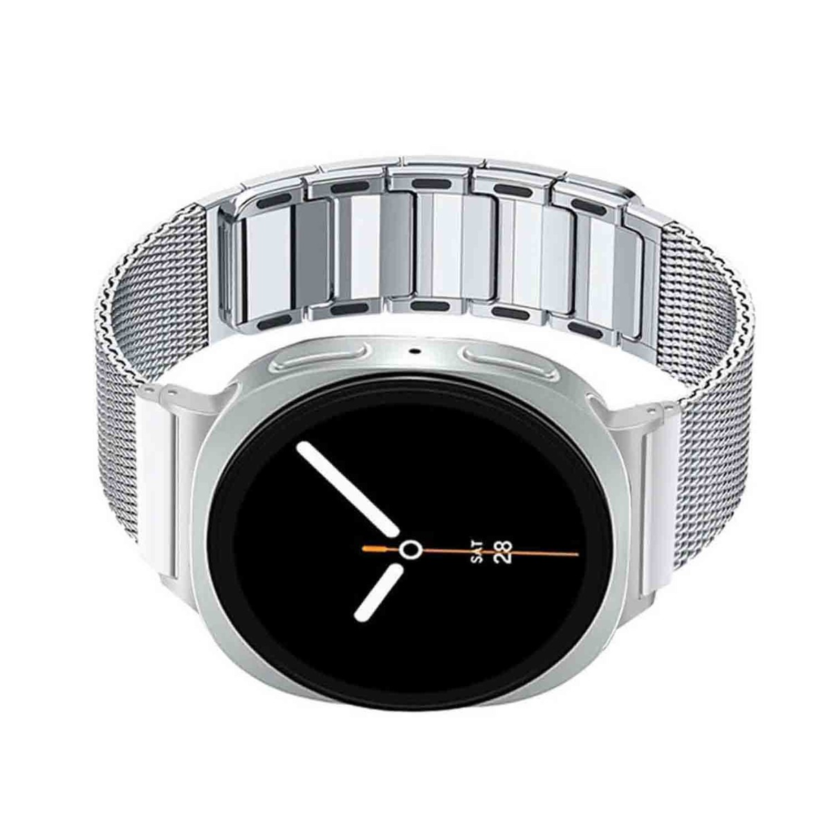 Silberne Smartwatch mit Mesh-Armband. Das Zifferblatt zeigt die Uhrzeit, Samstag, den 28. Der Hintergrund ist weiß.