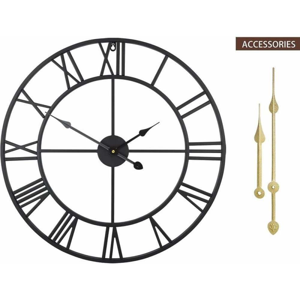 Schwarze Metallwanduhr mit römischen Ziffern und drei goldenen Uhrzeigern daneben, beschriftet mit 'ZUBEHÖR'.