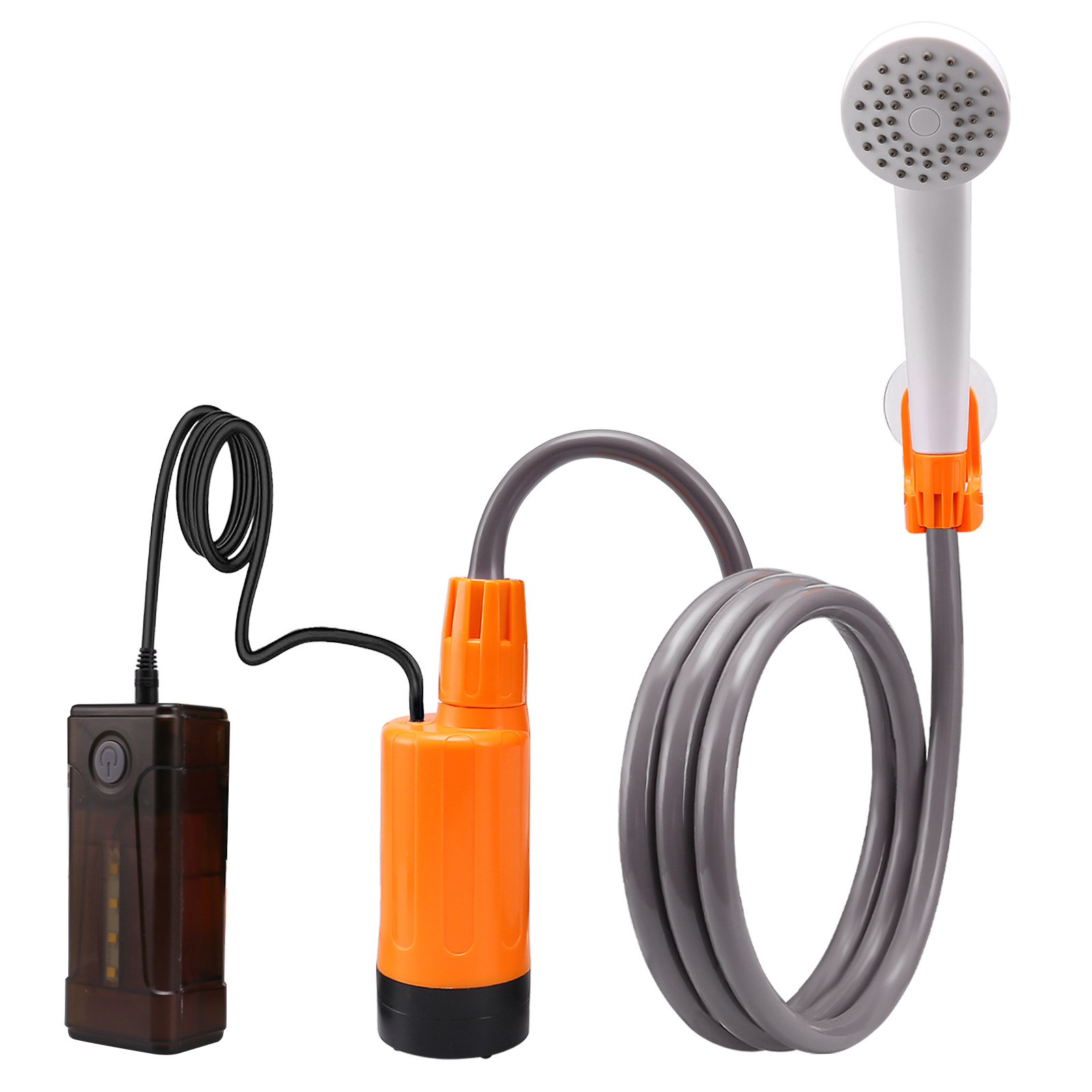 Tragbares Duschset mit orangefarbener Pumpe, grauem Schlauch, schwarzem Akku und weißem Duschkopf mit orangefarbenem Halter.