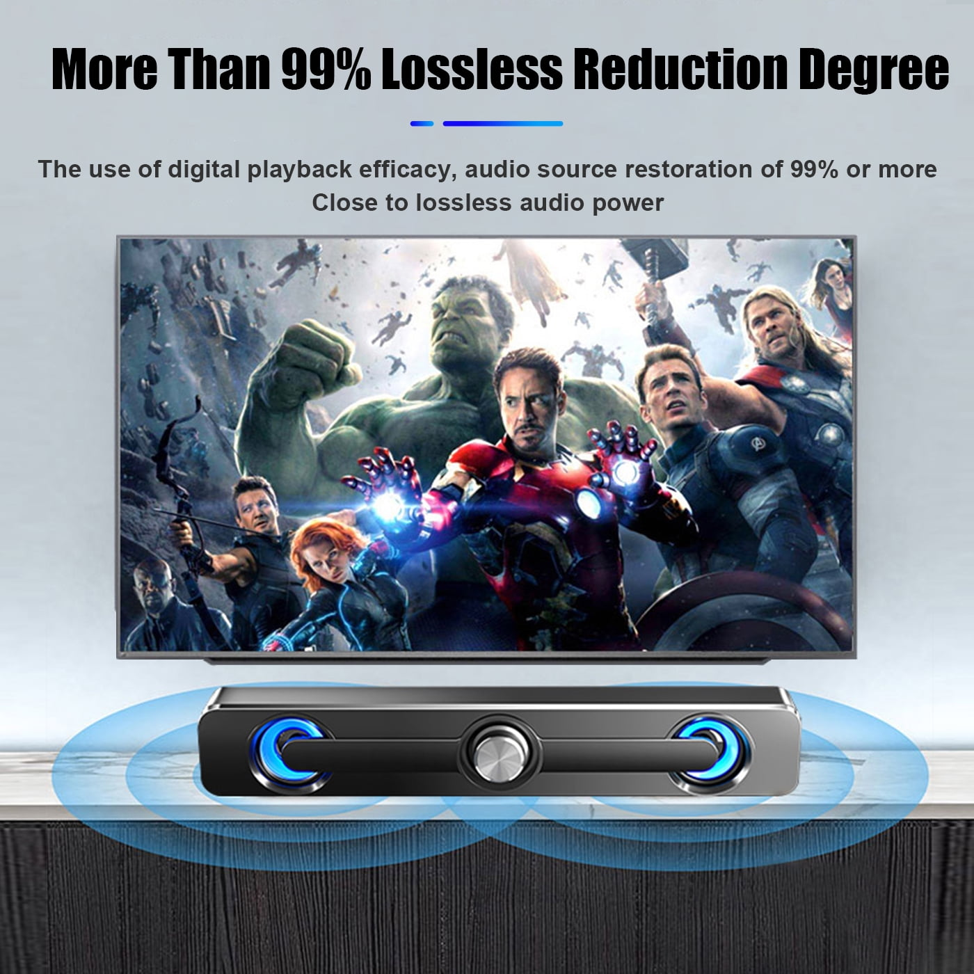 Eine Soundbar mit blauen Lichtern unter einem Fernseher mit Superhelden. Der Text oben lautet 'Mehr als 99% verlustfreier Reduktionsgrad'.