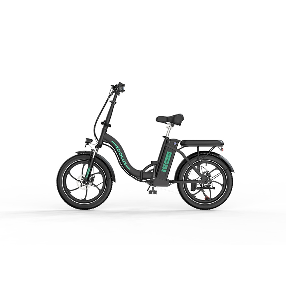 Una bicicleta eléctrica negra Koolux sobre un fondo blanco. Tiene detalles verdes. La bicicleta está plegada.