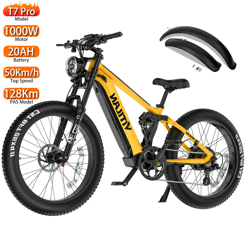 Una bicicleta eléctrica amarilla y negra con neumáticos grandes. Superposiciones de texto indican modelo, potencia del motor, batería, velocidad y alcance.