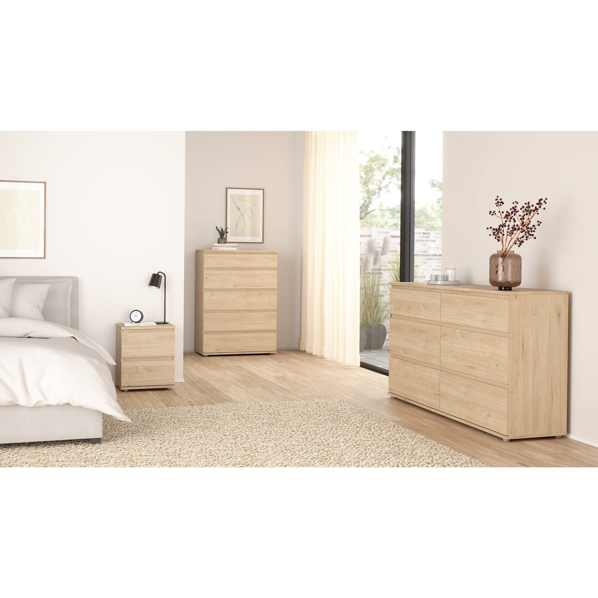 Un dormitorio con muebles de madera, una cama, una alfombra y una ventana grande con cortinas transparentes.