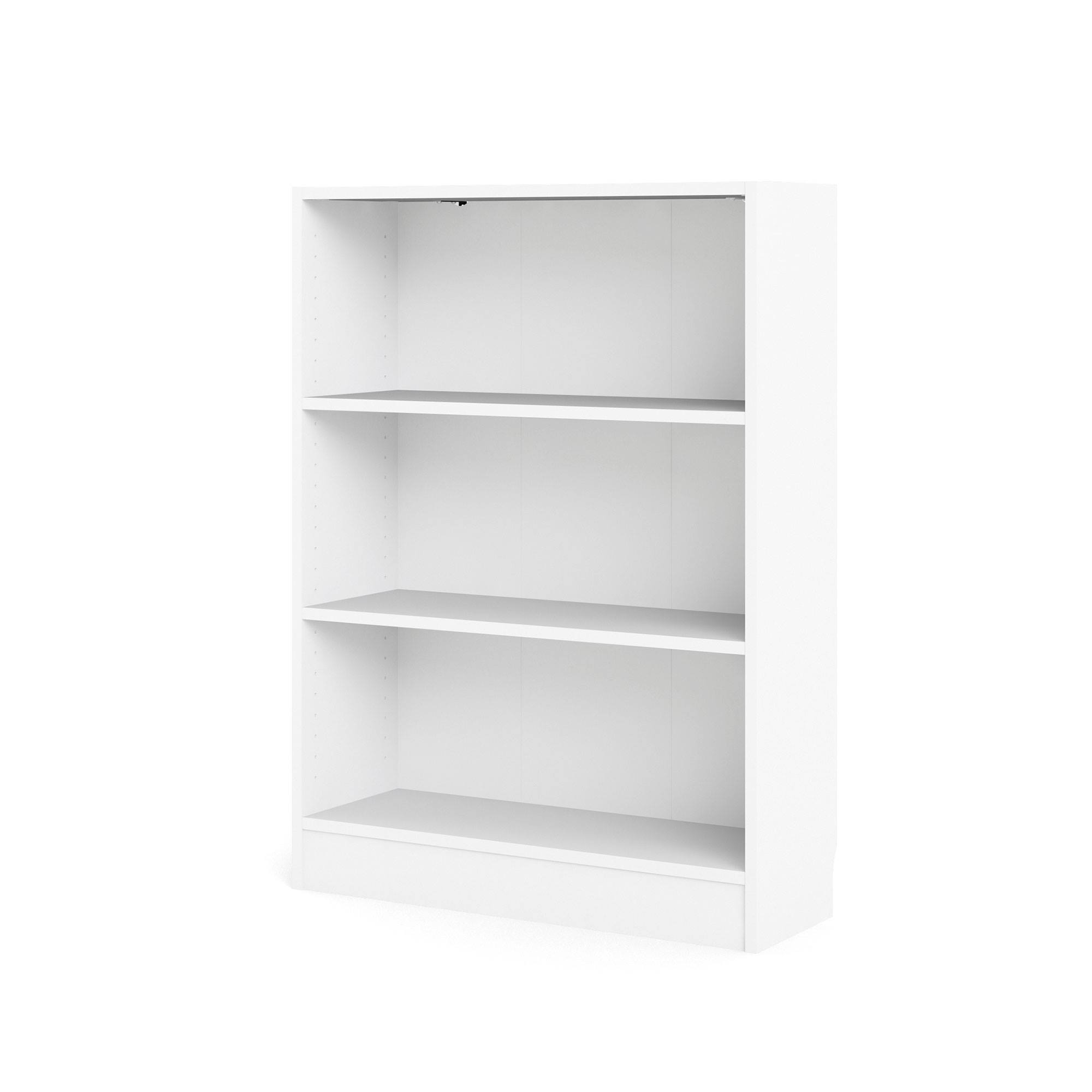 Una estantería blanca con tres estantes. El fondo es blanco.
