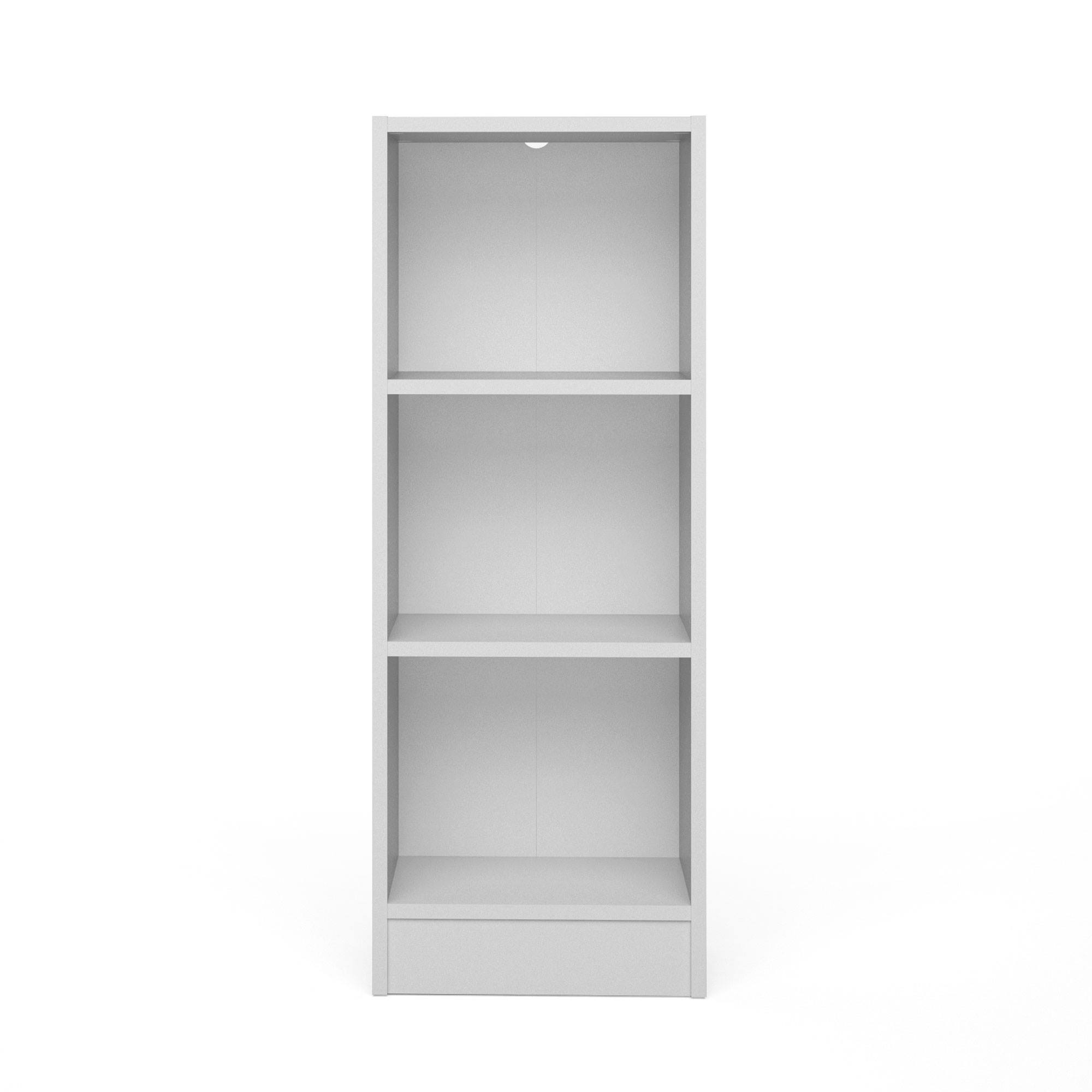 Una estantería blanca de tres estantes sobre un fondo blanco. El estante superior tiene un agujero. La parte inferior tiene un cajón.