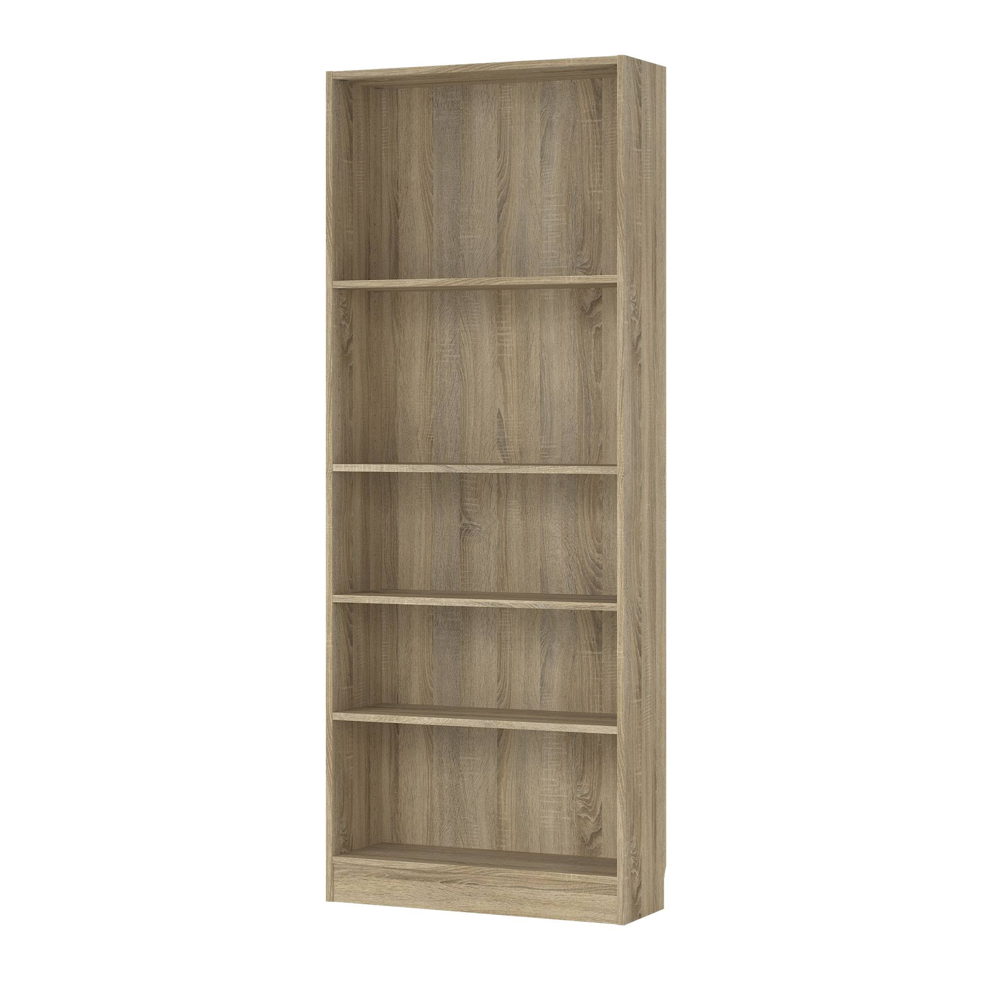 Una estantería alta de madera marrón claro con cinco estantes vacíos. El fondo es blanco.