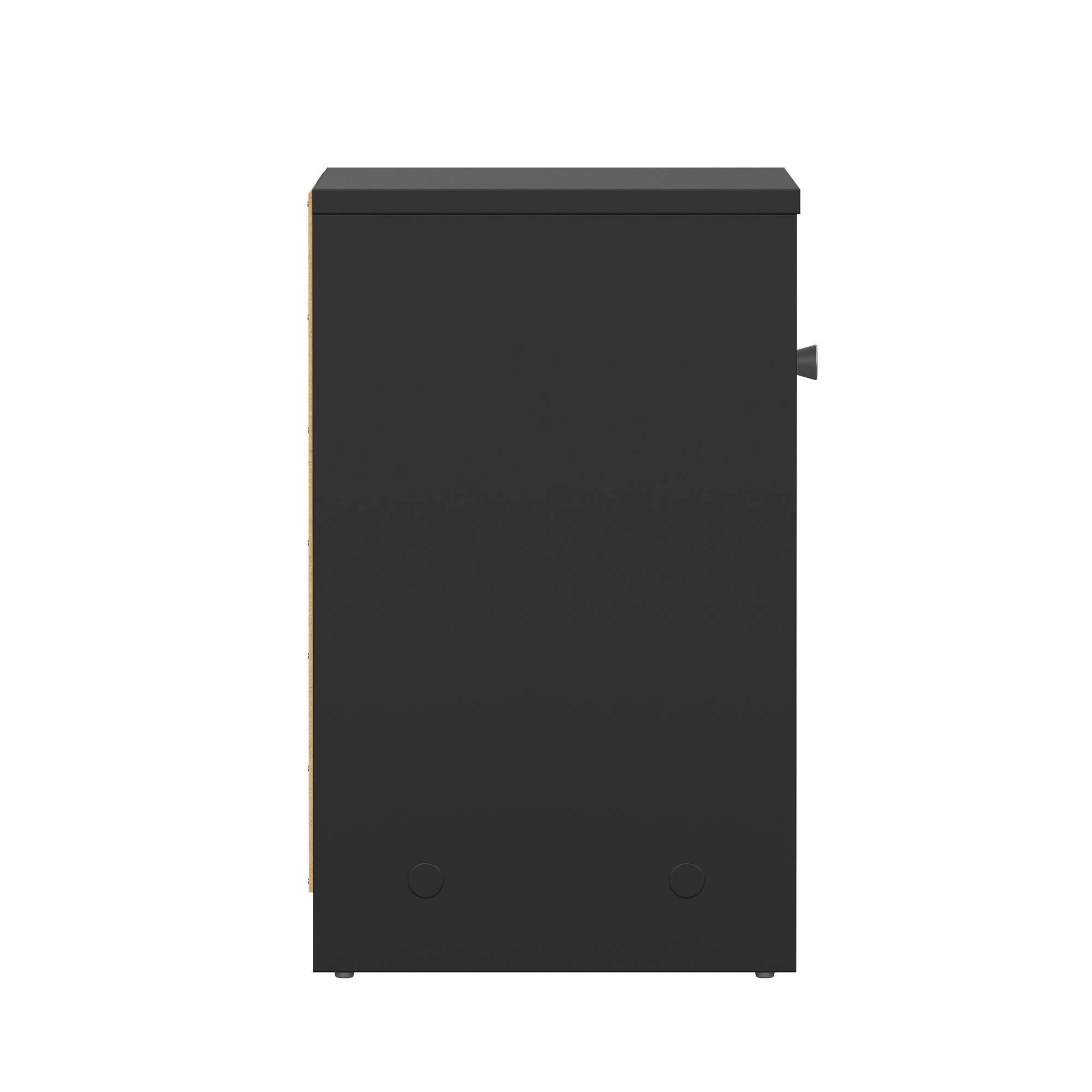 Gabinete negro sobre fondo blanco. Tiene dos características circulares y un asa. El lado es beige.