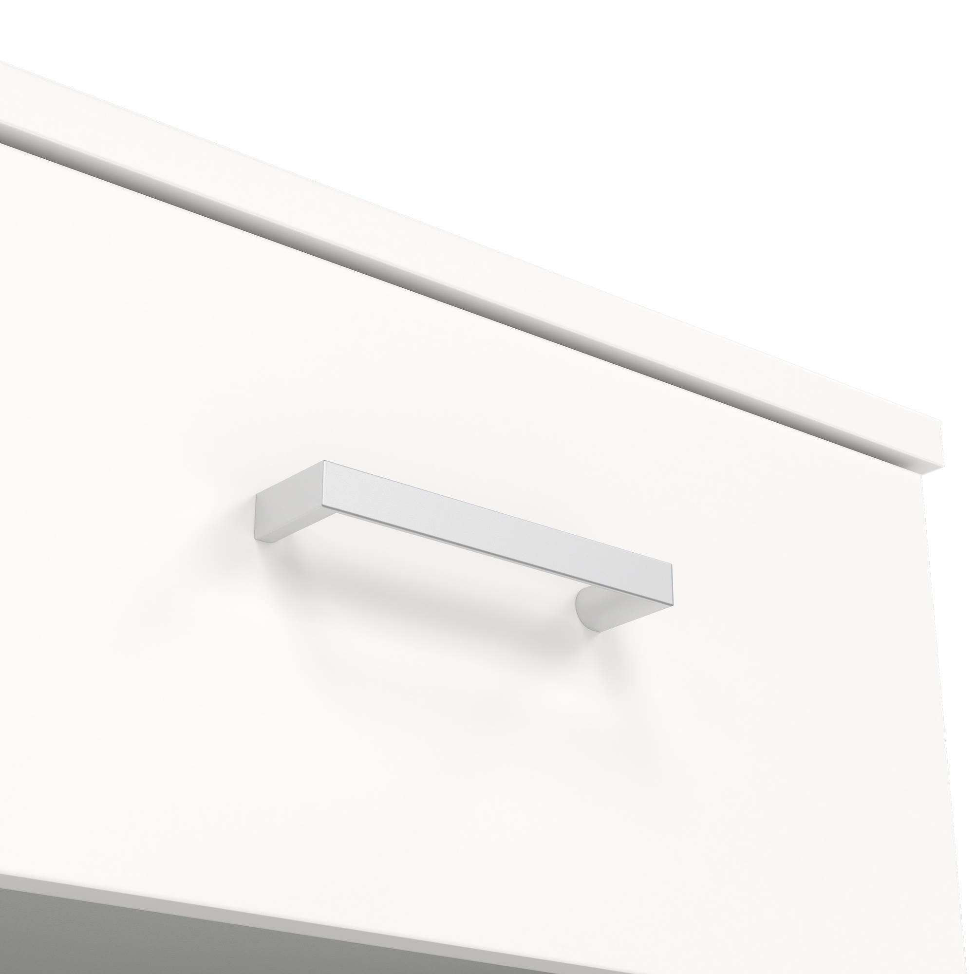 Primer plano de un armario blanco con un tirador plateado. El tirador es horizontal y rectangular.