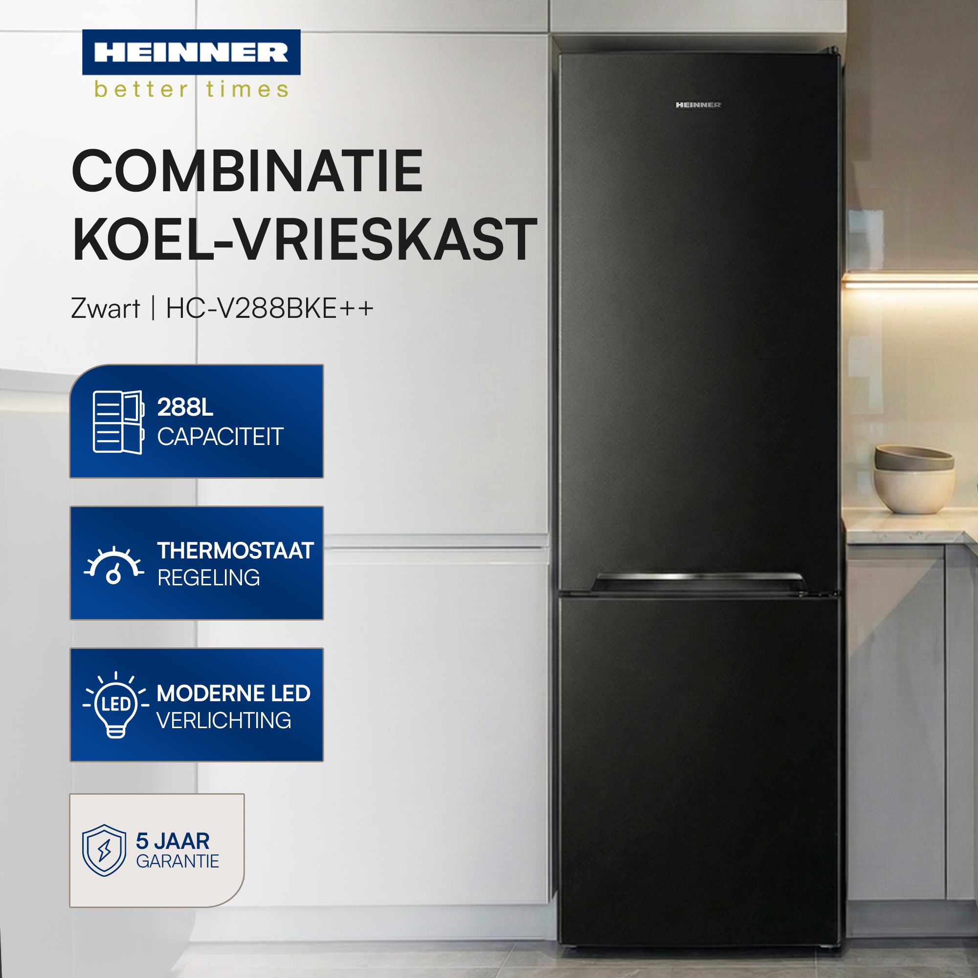 Un réfrigérateur-congélateur Heinner noir. Le texte indique la capacité, le thermostat, l'éclairage LED et 5 ans de garantie.