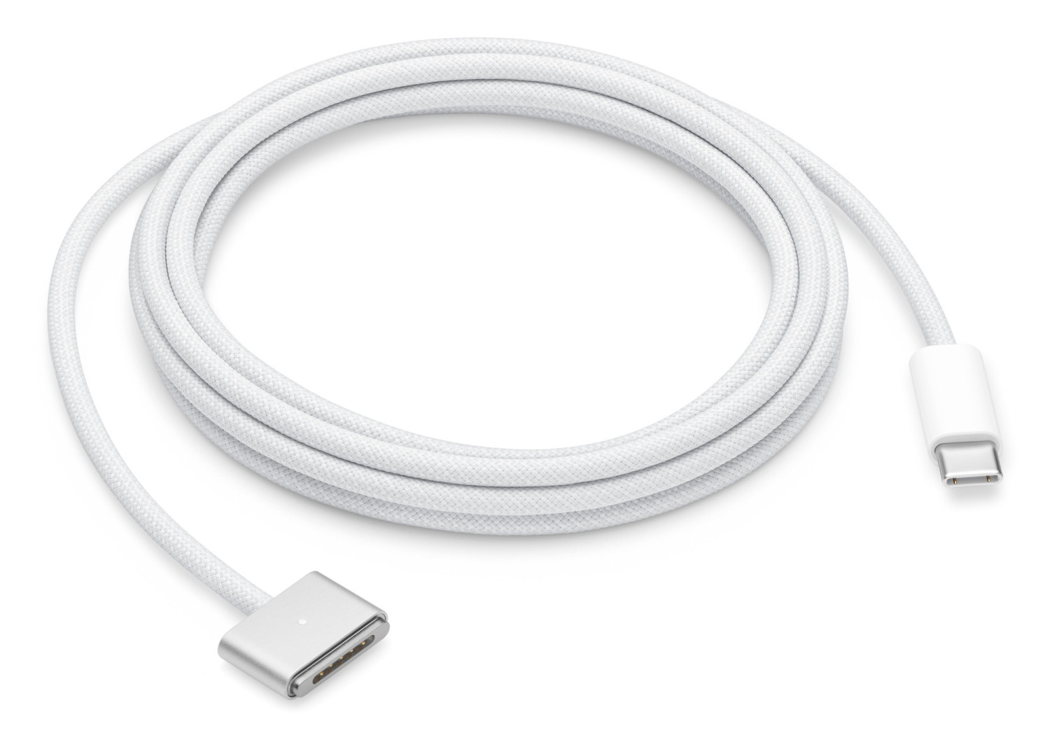 Un cavo di ricarica MagSafe bianco Apple è arrotolato. Un'estremità ha un connettore rettangolare, l'altra un connettore magnetico.