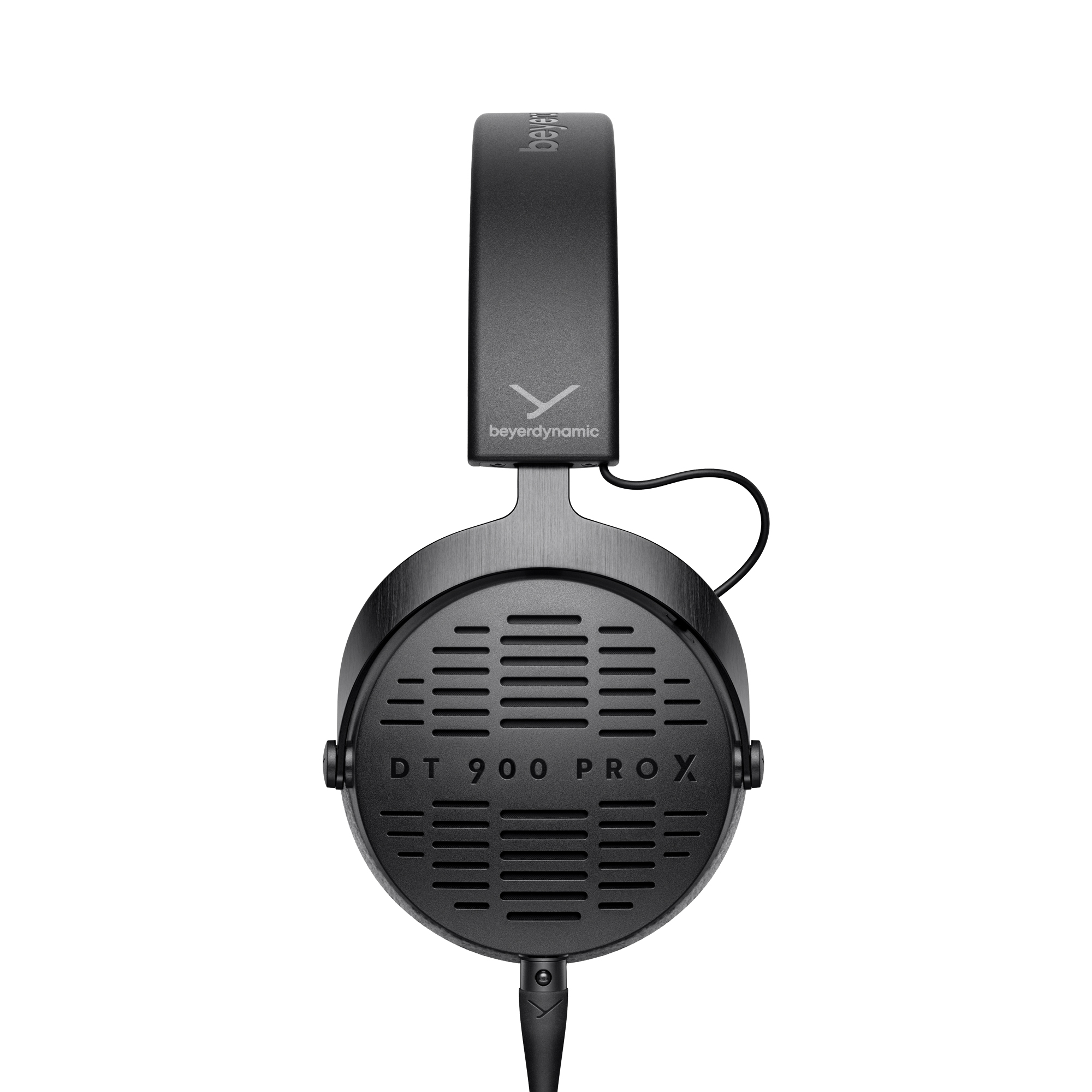 Czarne słuchawki Beyerdynamic DT 900 PRO X na białym tle. Widoczne muszle, pałąk i kabel.