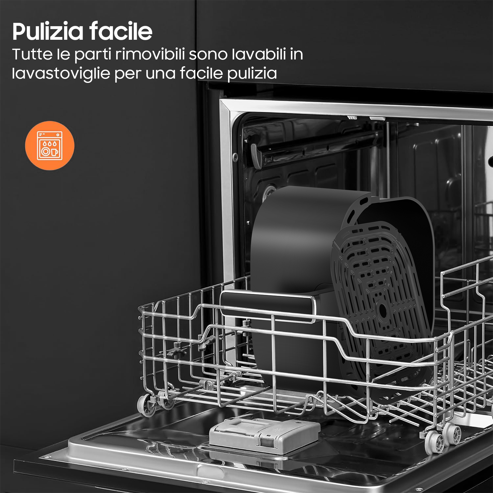 Lavastoviglie con componenti della friggitrice ad aria. Parti nere in un rack d'argento, pronte per la pulizia.