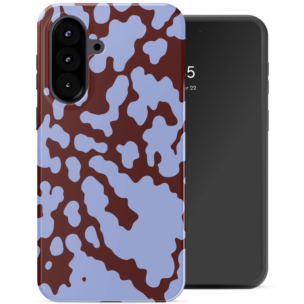 Een smartphonehoesje met een bordeauxrood en lichtblauw patroon. De telefoon ernaast is zwart en toont de tijd.