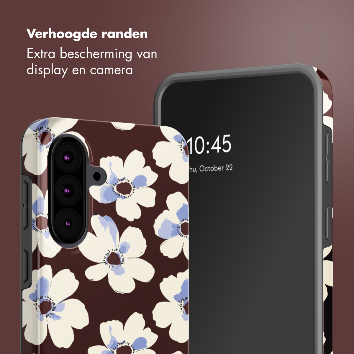 Une coque de téléphone à motifs floraux est à côté d'un téléphone affichant l'heure 10:45. L'étui a des bords surélevés et une protection de caméra.