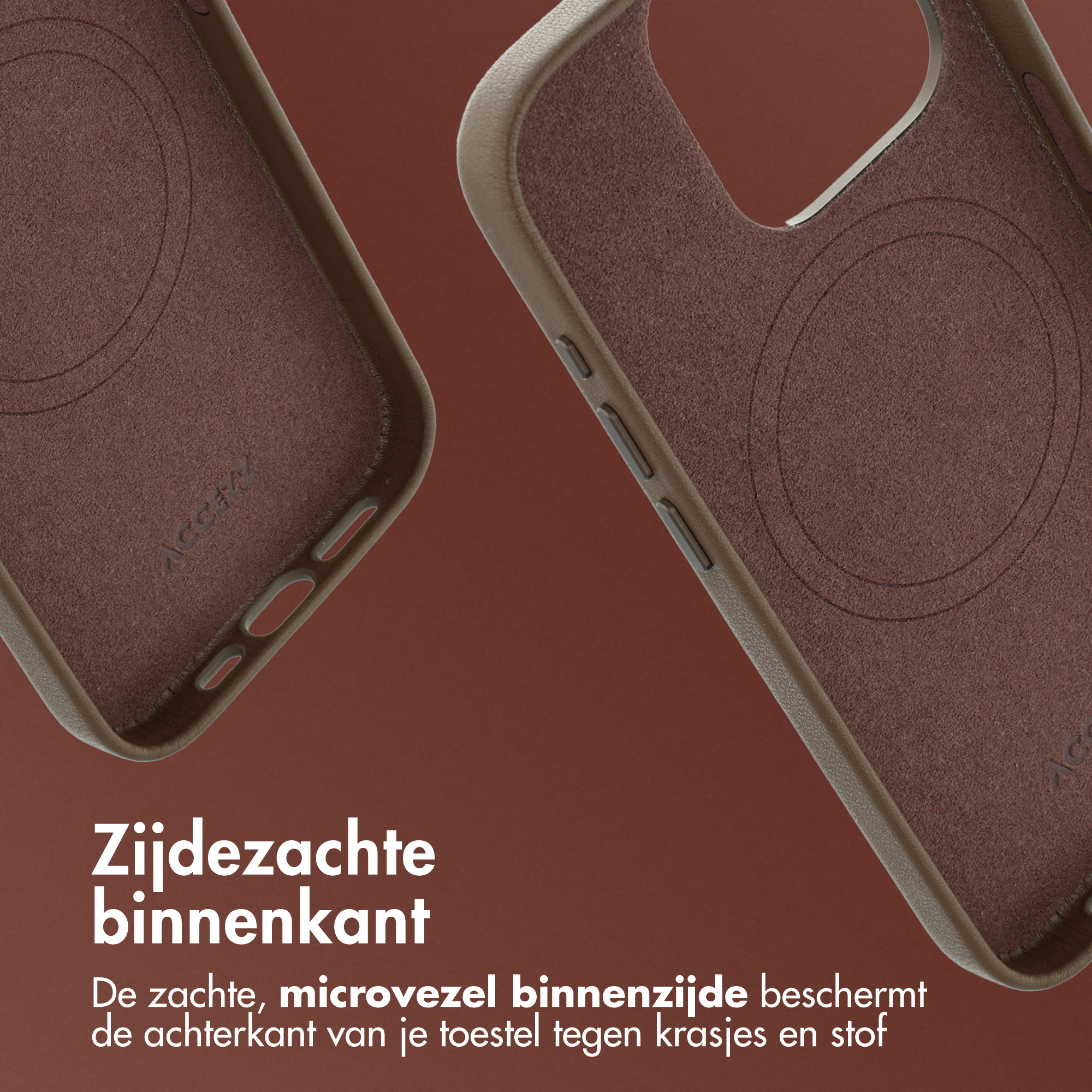 Zwei braune Handyhüllen werden gezeigt. Die Innenseiten der Hüllen haben eine weiche Textur. Der Hintergrund ist braun.