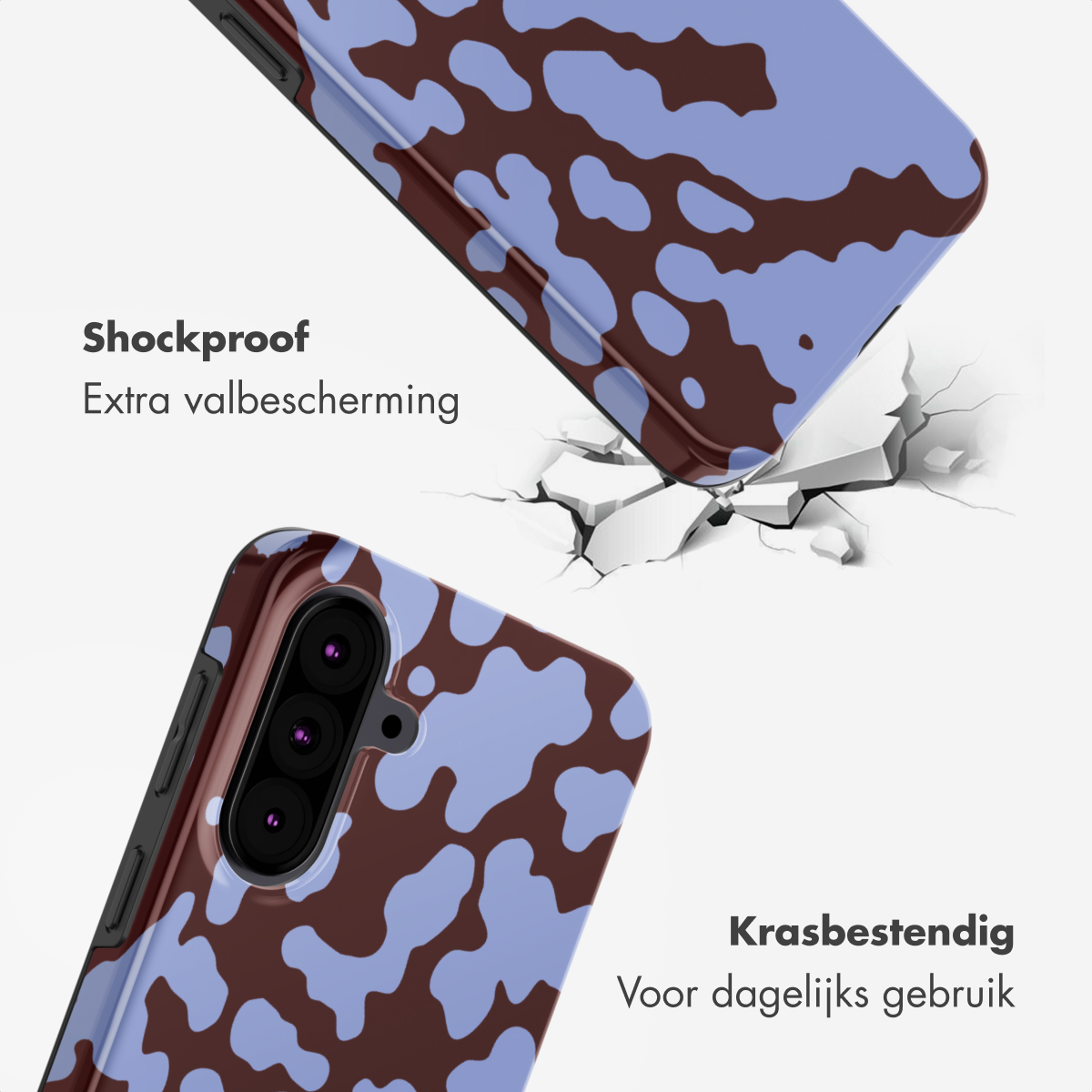 Deux coques de téléphone avec un motif de vache marron et bleu clair, une brise une surface blanche. Texte: 'Antichoc'.