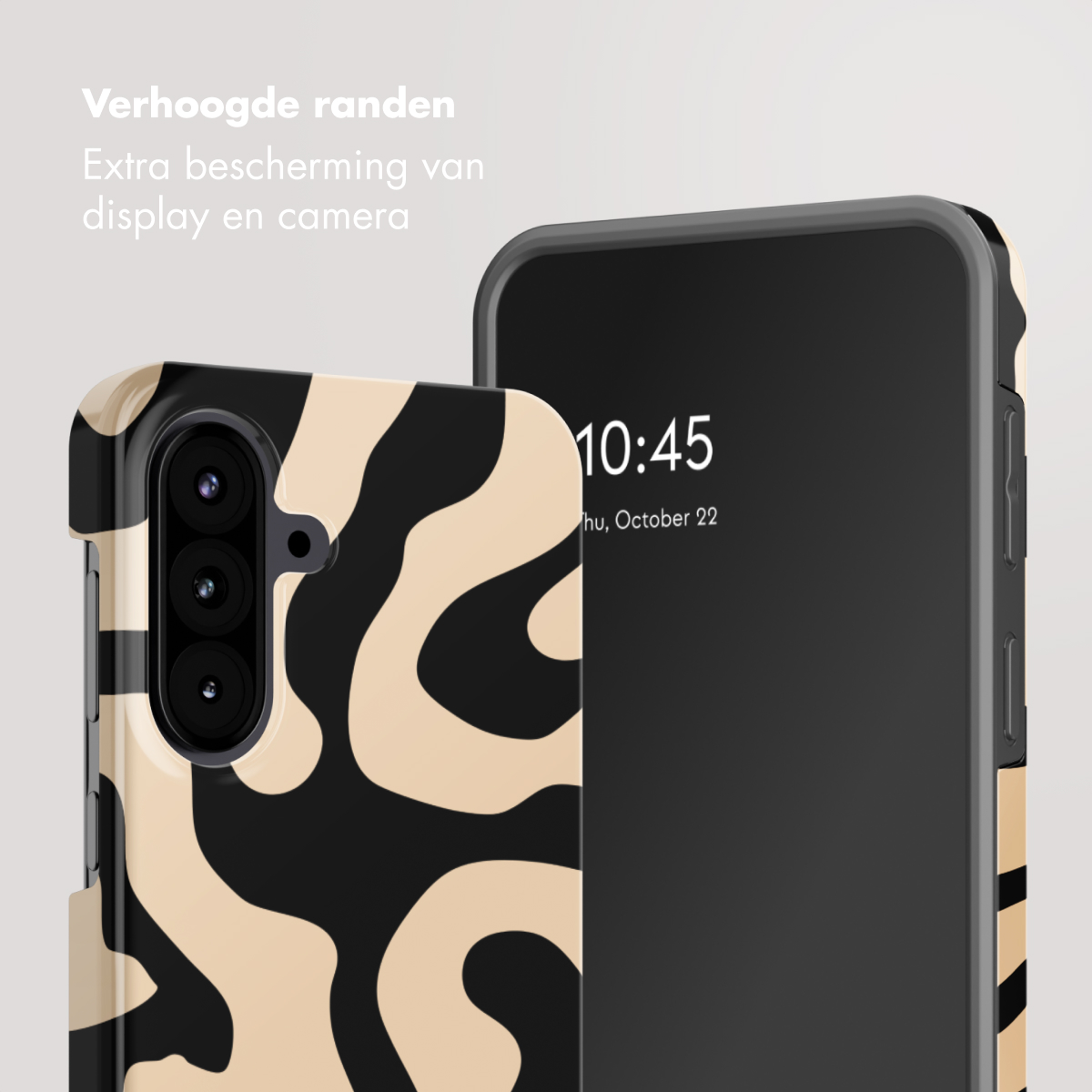 Twee smartphones met hoesjes. Een hoesje heeft een zwart en beige wervelpatroon. De andere heeft een zwart scherm met de tijd.