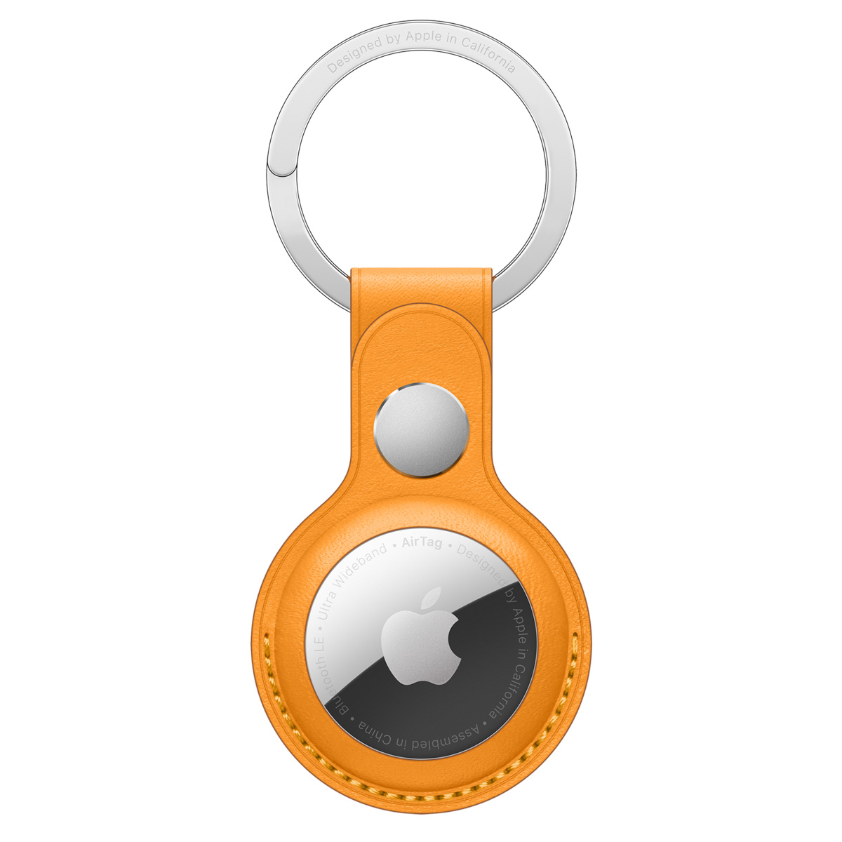 Un Apple AirTag arancione con un portachiavi argentato. L'AirTag ha un logo Apple bianco su sfondo argento e nero.