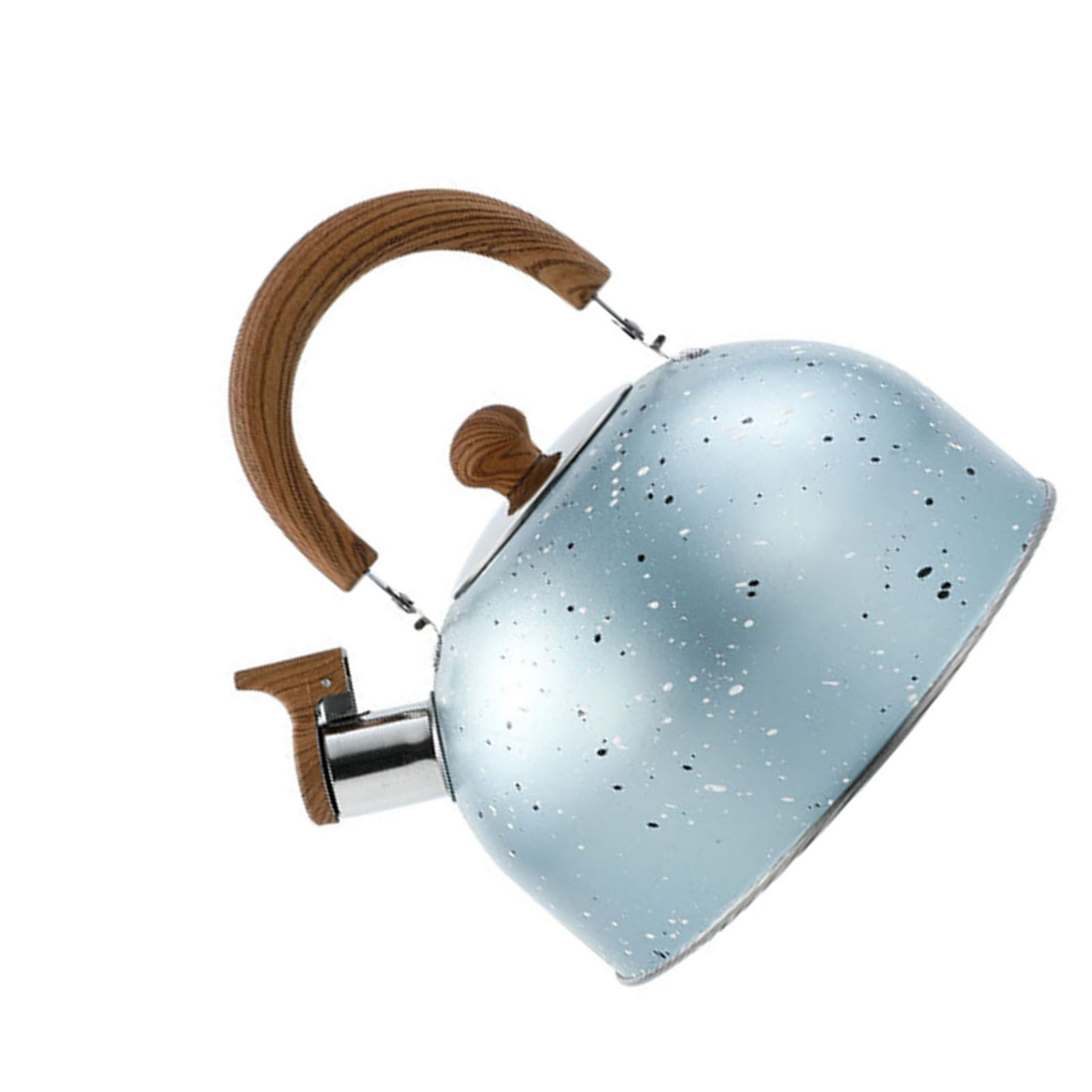 Ein blau gesprenkelter Teekessel mit Holzgriff und Deckel. Abgewinkelt vor weißem Hintergrund.