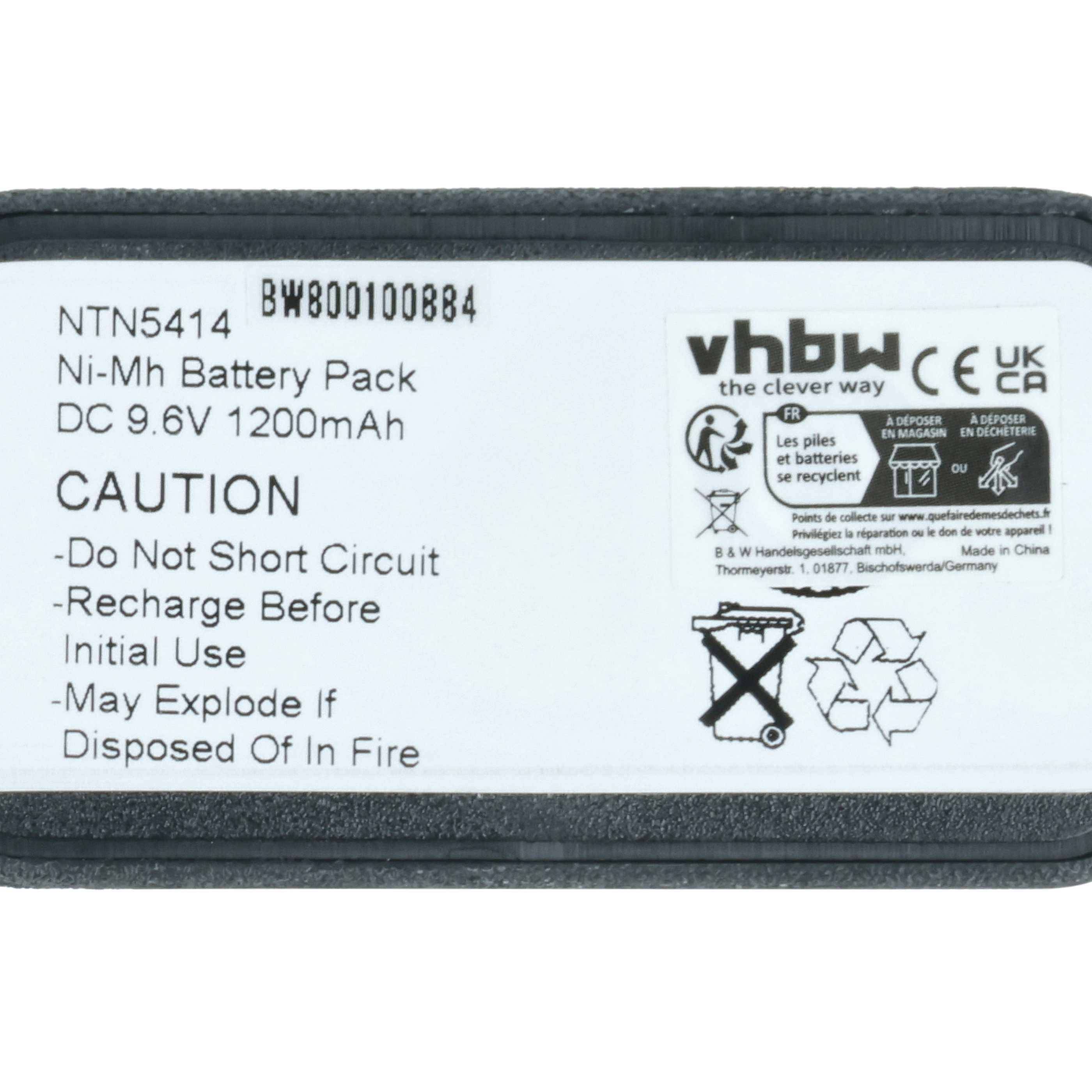 Batteriepack-Etikett mit Text. Es enthält Warnungen vor Kurzschlüssen und Feuer. Recycling-Symbole sind ebenfalls vorhanden.