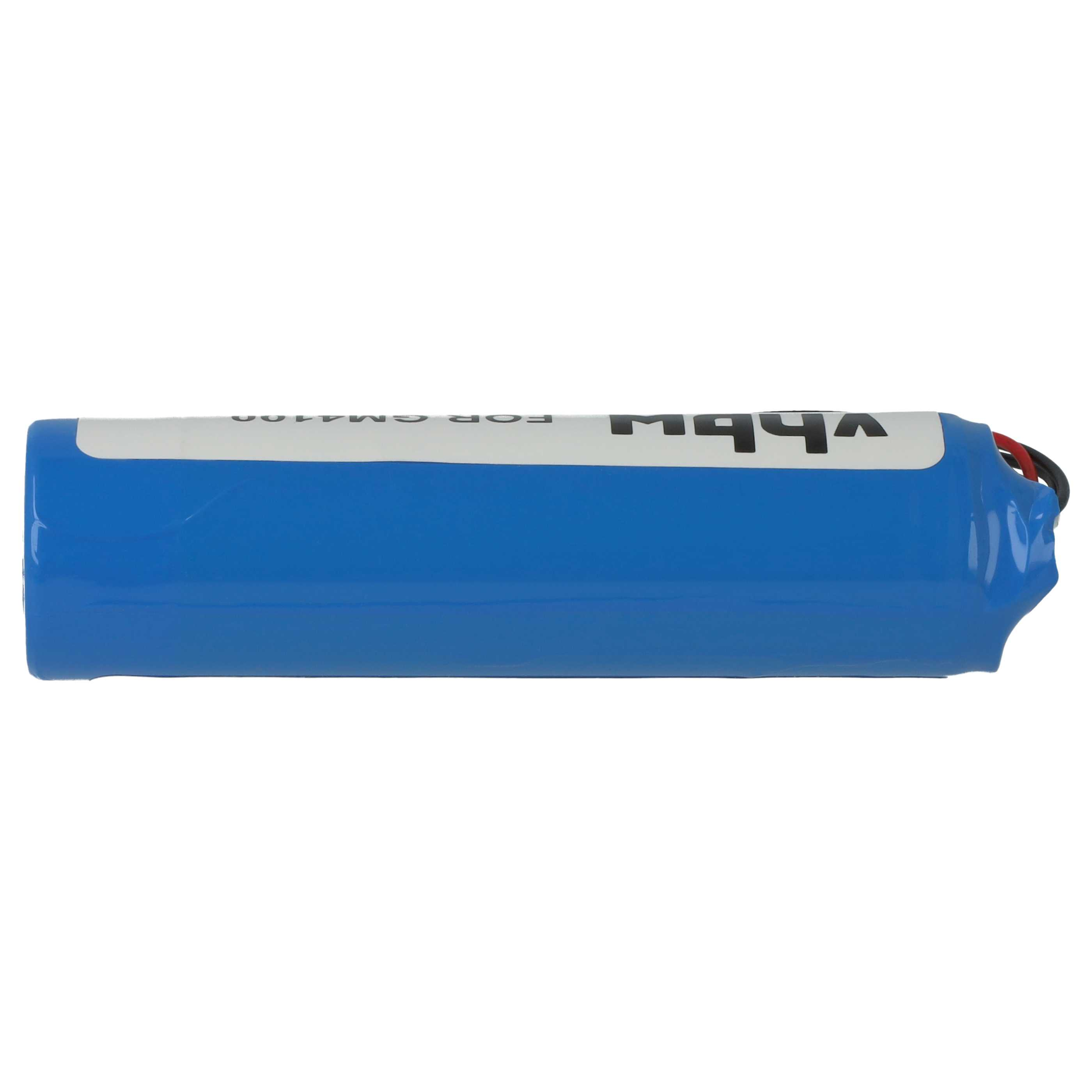 Ein blaues, rechteckiges Batteriemodul mit weißem Etikett und schwarzer Schrift. Schwarze und rote Drähte ragen heraus.