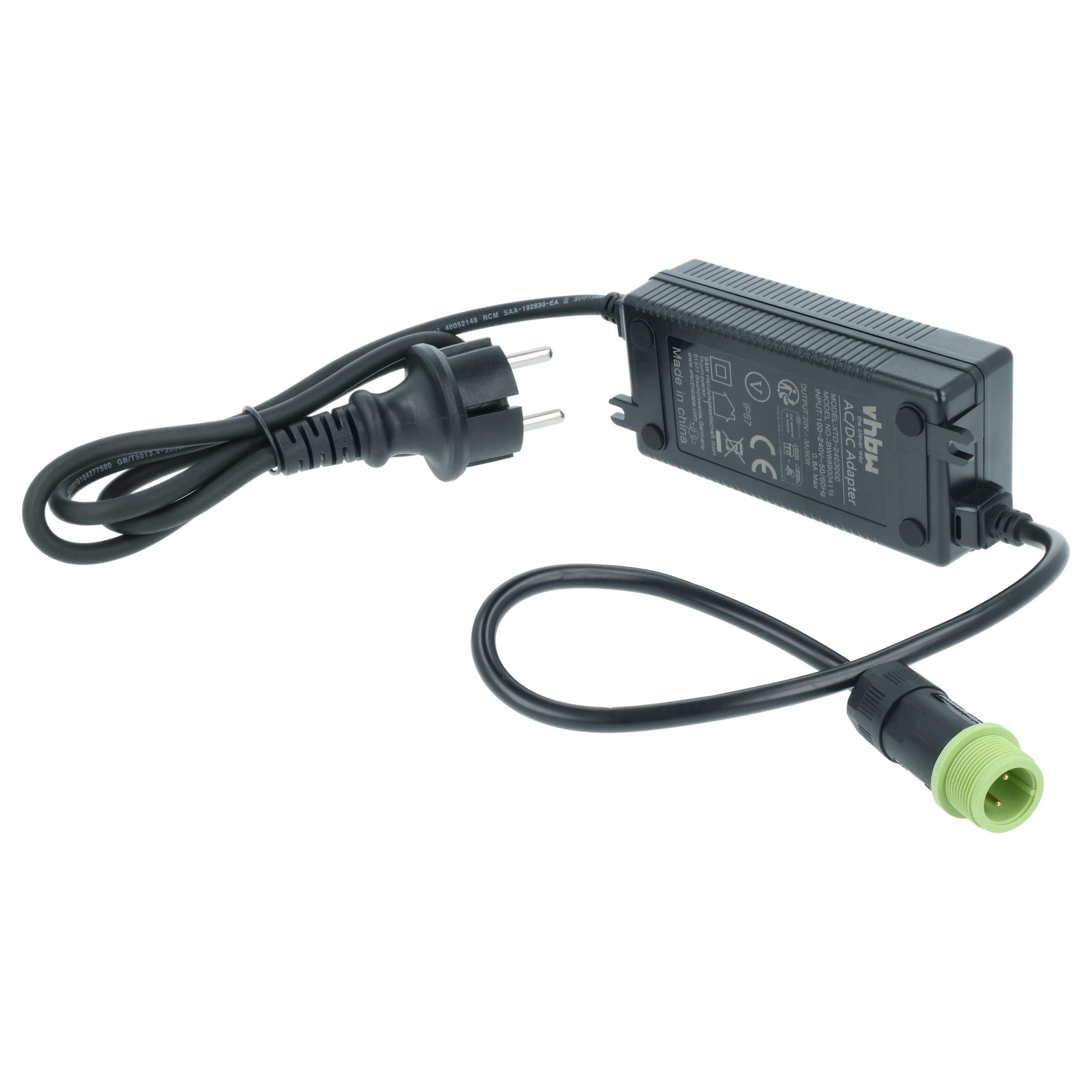 Schwarzer AC/DC-Adapter mit Stecker und Anschluss. Weißer Hintergrund.