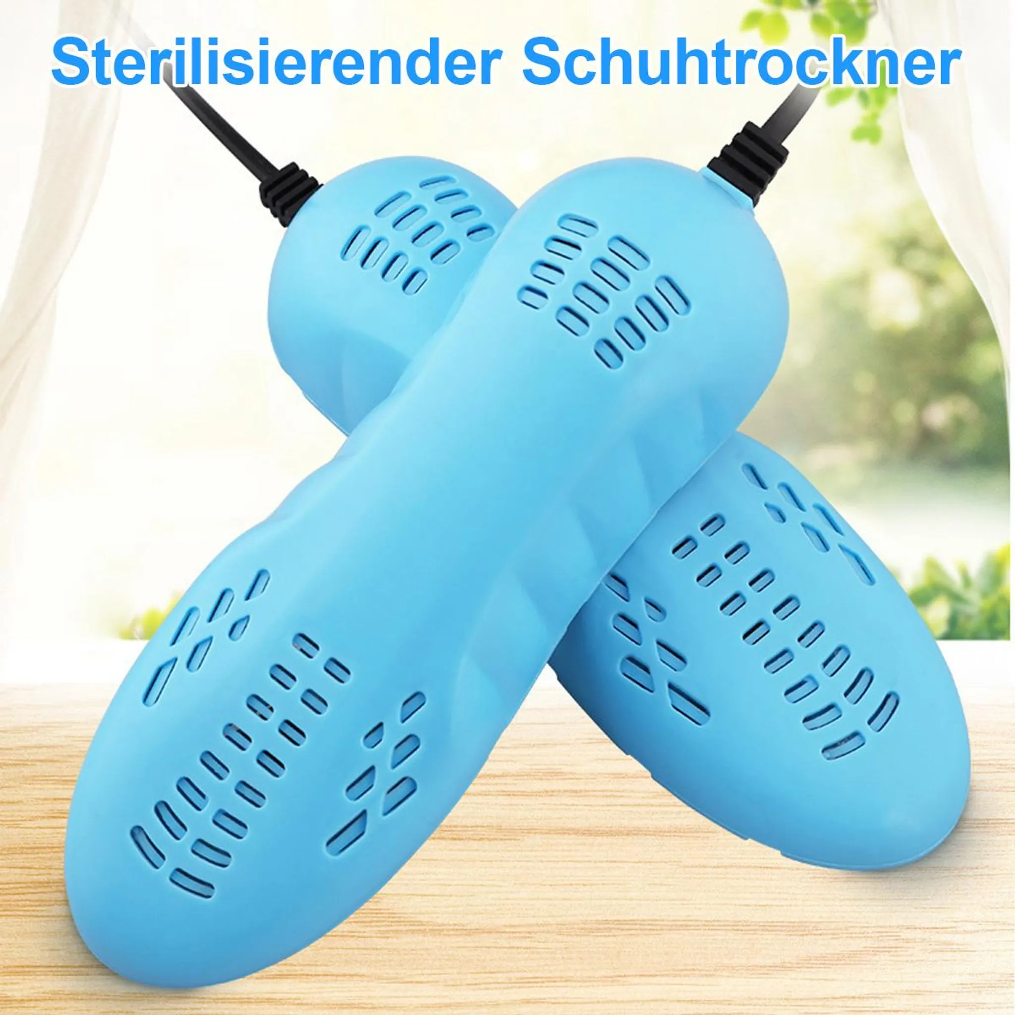 Zwei blaue Schuhtrockner mit schwarzen Kabeln. Die Trockner haben mehrere Entlüftungslöcher. Der Hintergrund ist verschwommen.