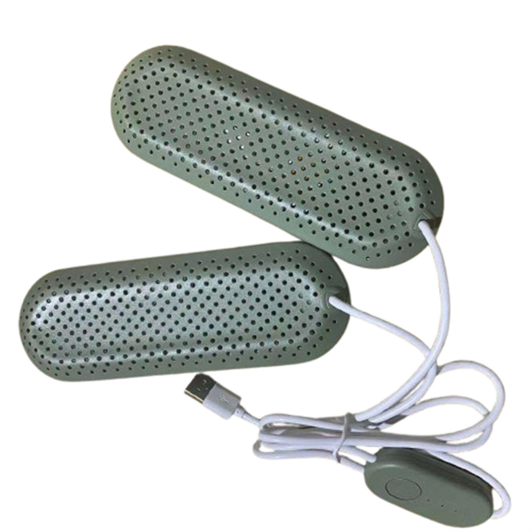 Zwei perforierte grüne Schuhtrockner, verbunden durch weiße Kabel und einen USB-Stecker.
