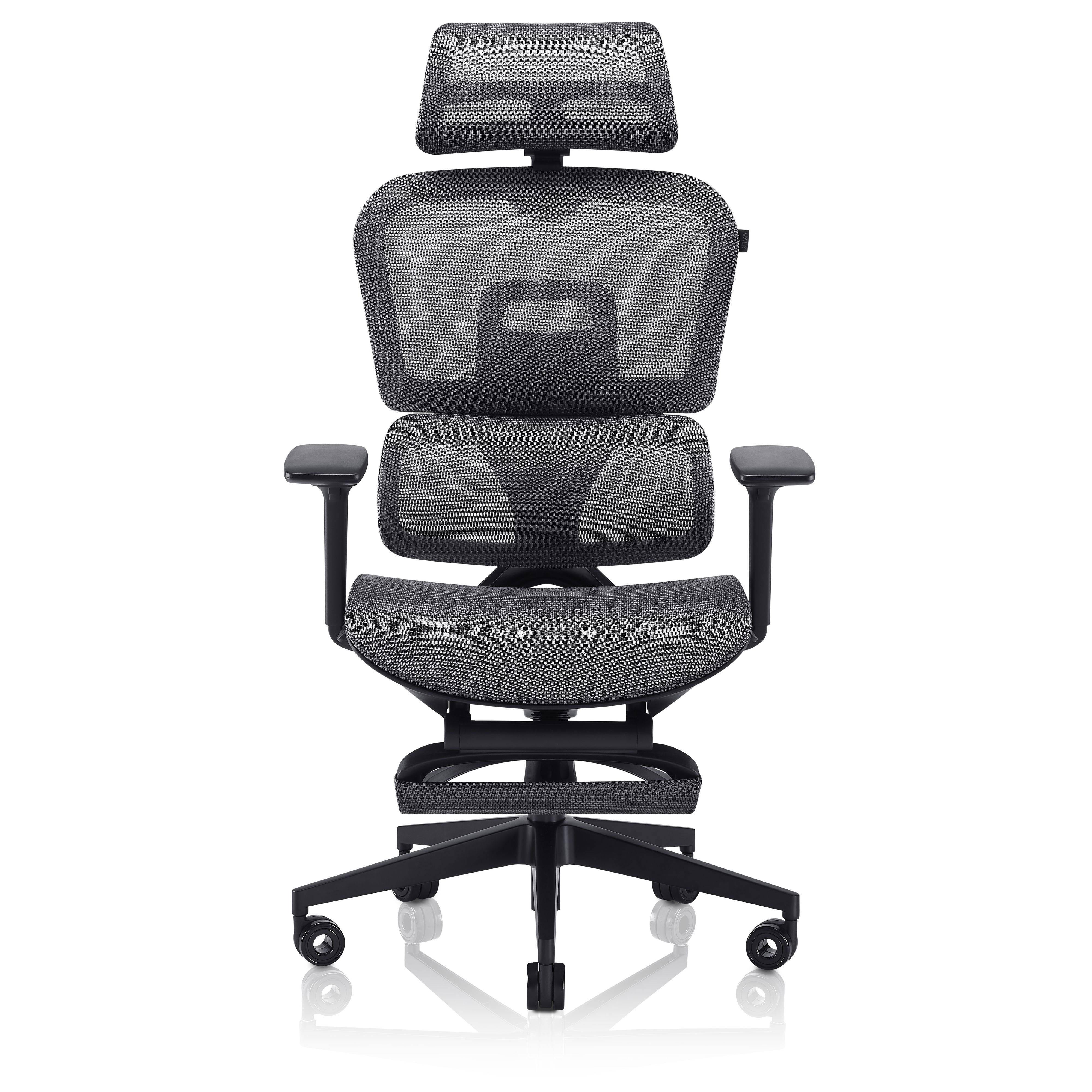 Una silla de oficina con respaldo y asiento de malla. Tiene reposabrazos, reposacabezas y una base con ruedas, todo negro.