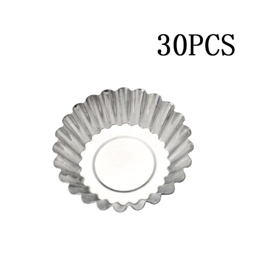 Eine Metall-Tarteform mit gewelltem Rand ist zentriert. Der Text "30PCS" steht über der Form. Die Form befindet sich auf weißem Hintergrund.