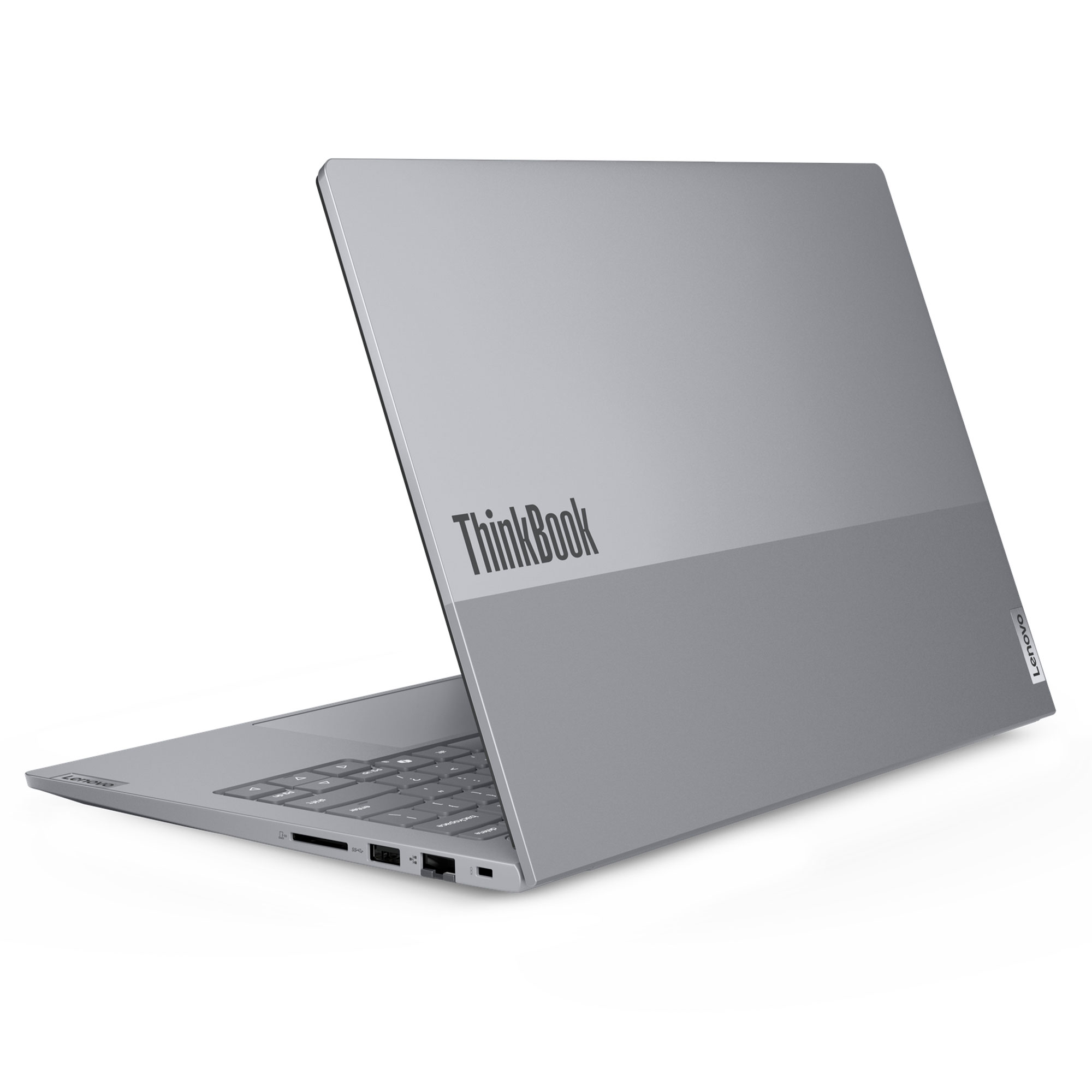 Gri bir Lenovo ThinkBook dizüstü bilgisayar beyaz bir yüzeyde açık. Kapakta ThinkBook logosu var. Klavye görünür durumda.