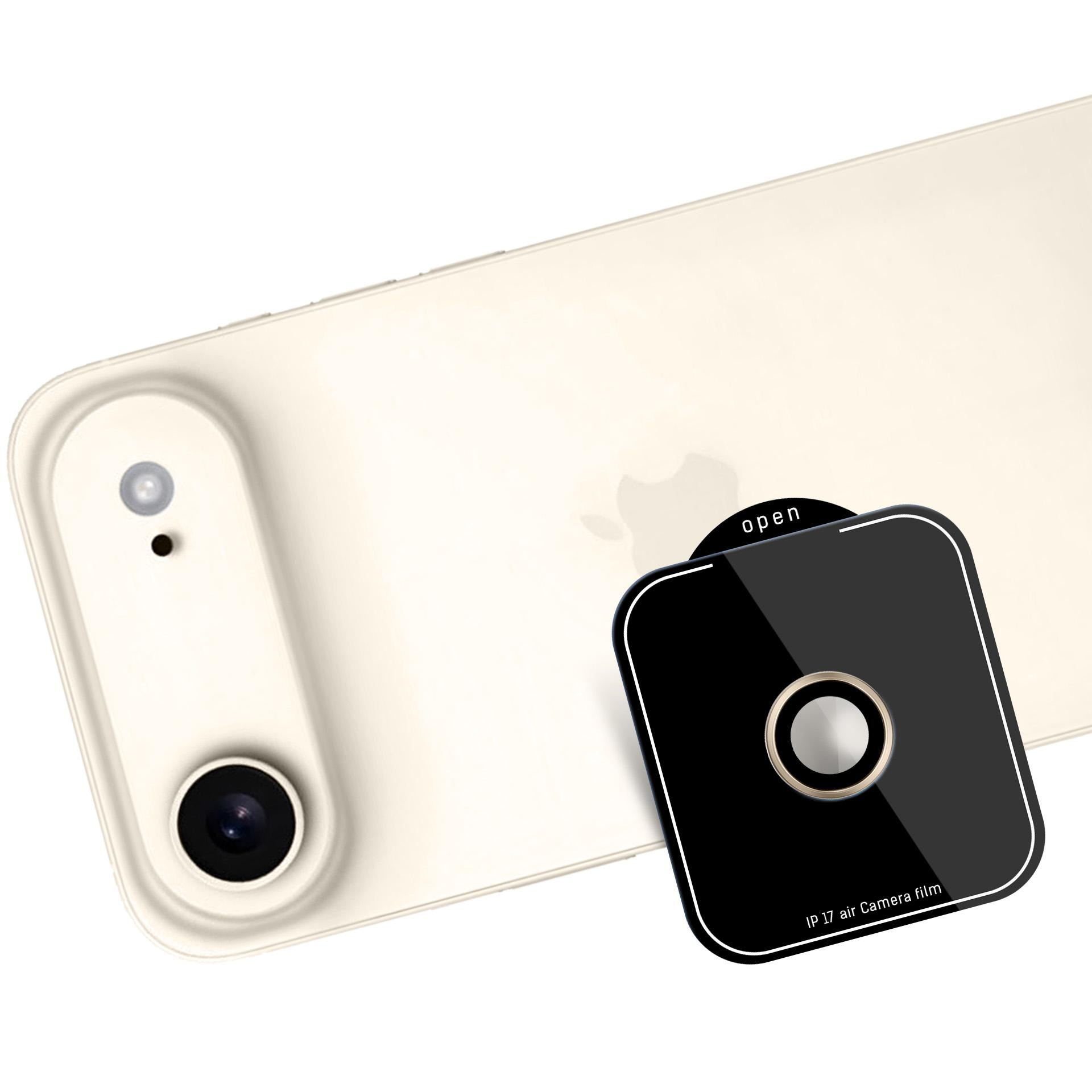 Retro del telefono con fotocamera e un proteggi schermo nero. Il telefono è beige chiaro.