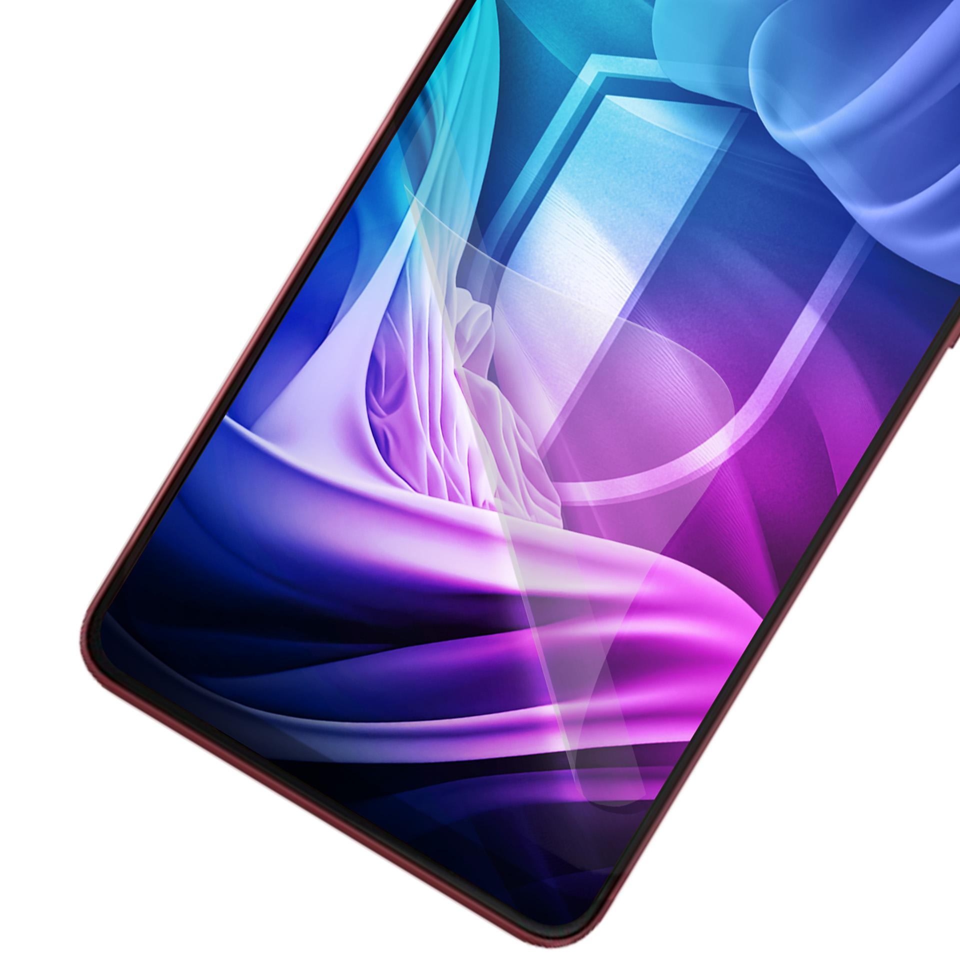 Lo schermo di uno smartphone mostra un design astratto viola, blu e bianco su sfondo bianco. Il telefono è rosso.