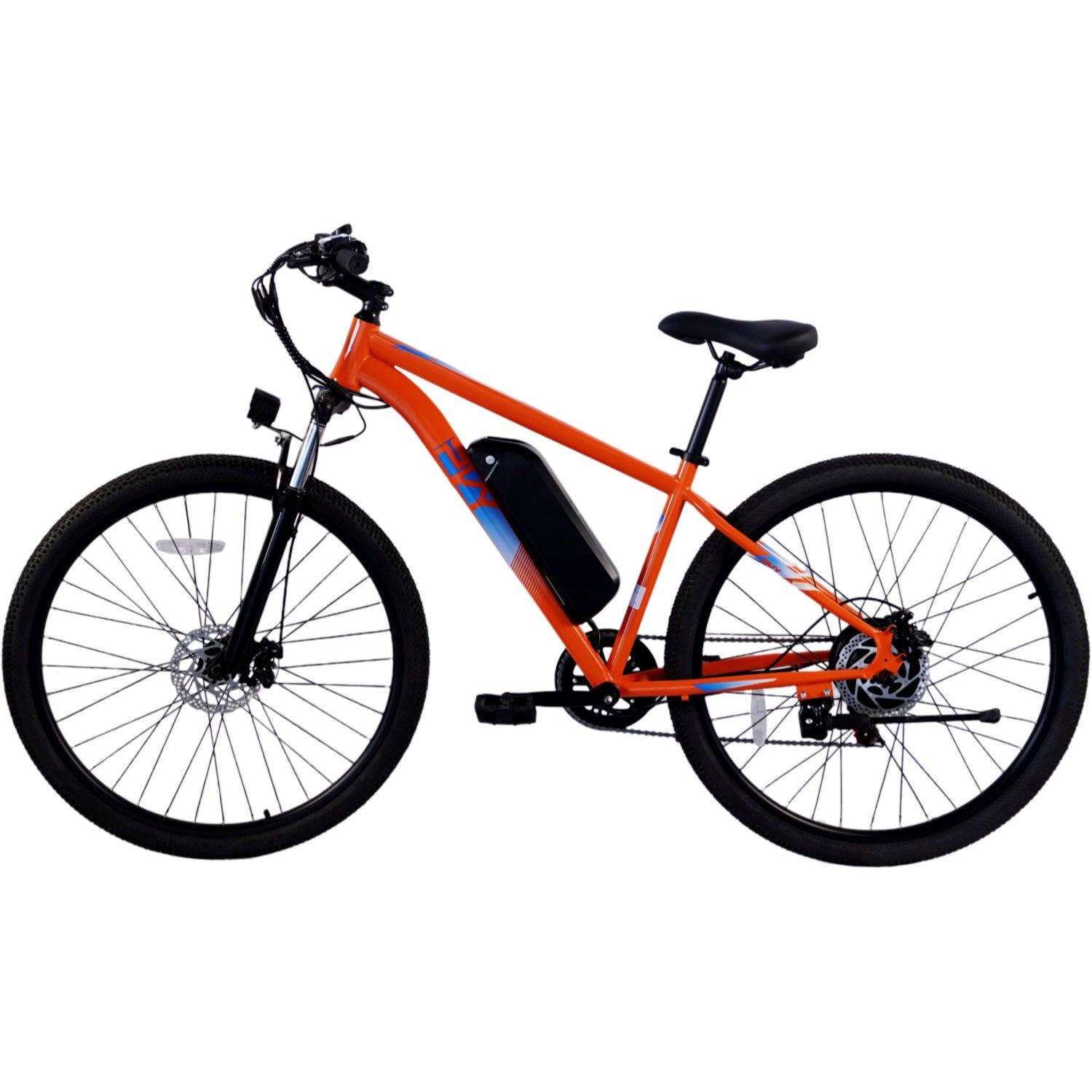 Una bicicleta eléctrica naranja sobre un fondo blanco. Tiene neumáticos negros, una batería negra y un asiento negro.