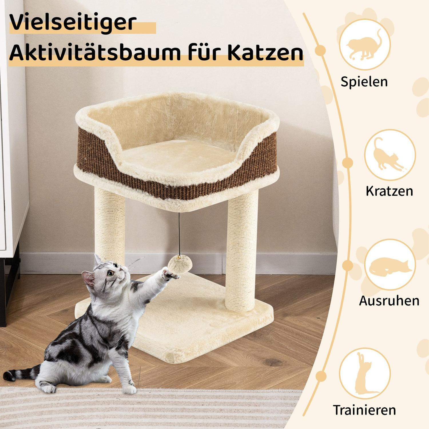 Un gato juega con un juguete en un árbol para gatos. El árbol es beige y marrón, y el gato es gris y blanco.