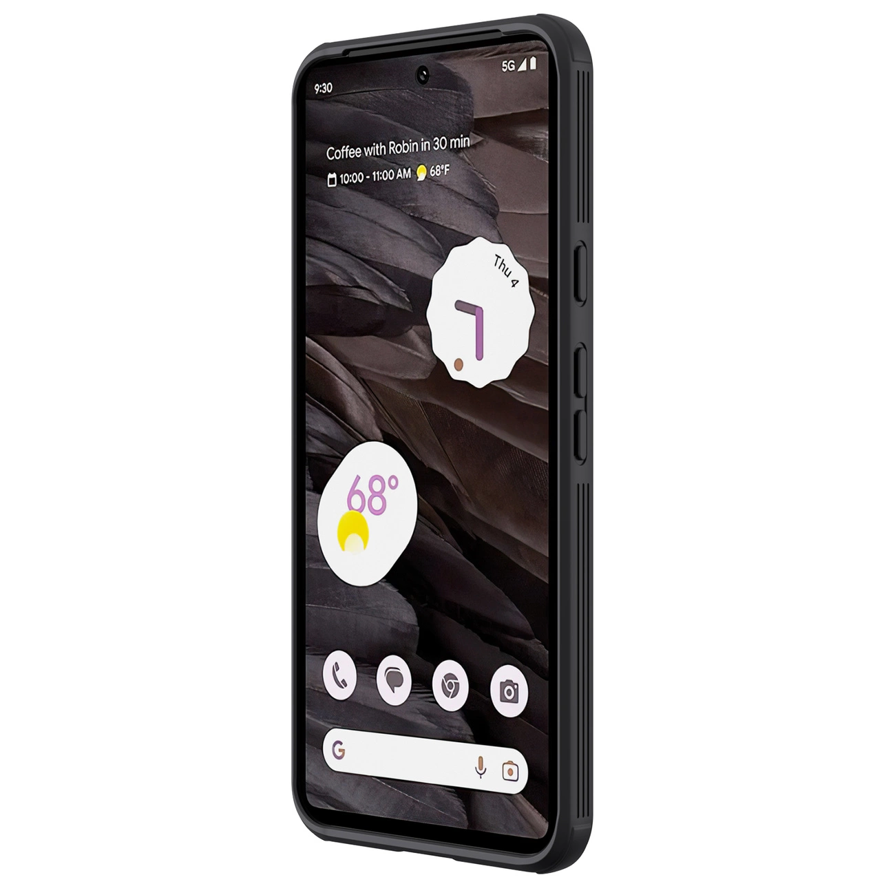 Uno smartphone nero mostra un'app meteo. Lo schermo mostra l'ora, la temperatura e un evento del calendario. Una custodia nera circonda il telefono.
