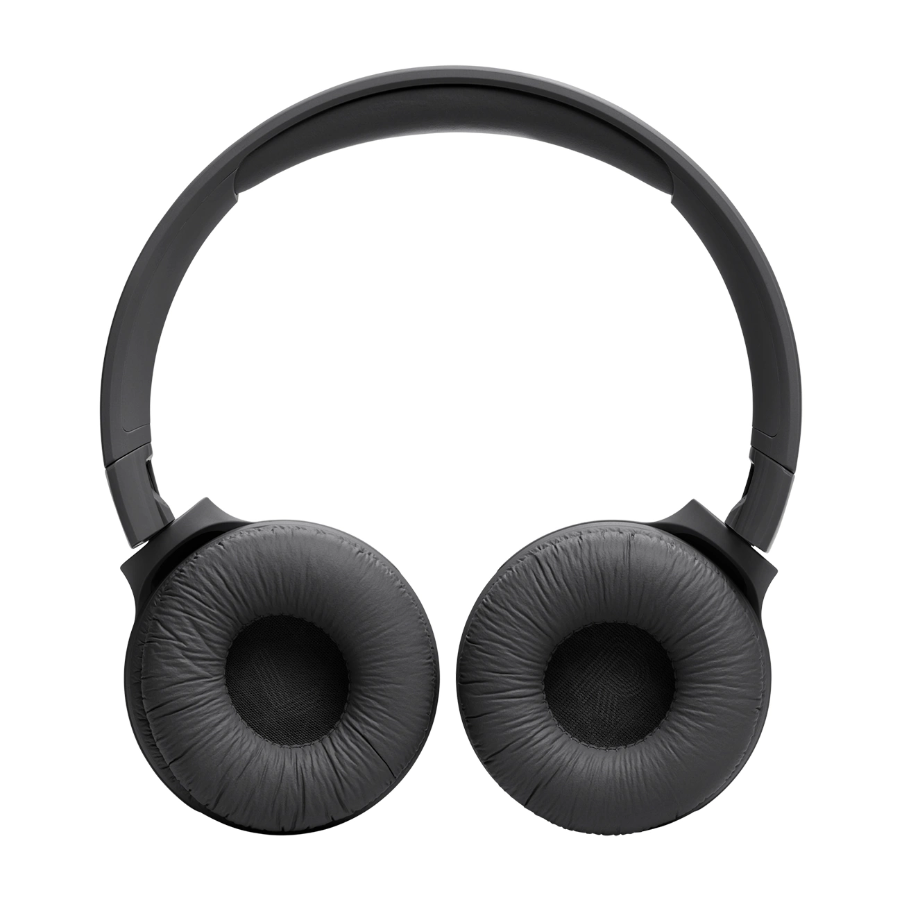 Ein Paar schwarzer Over-Ear-Kopfhörer, isoliert auf weißem Hintergrund. Die Ohrmuscheln sind kreisförmig, gepolstert, und das Kopfband ist gewölbt.