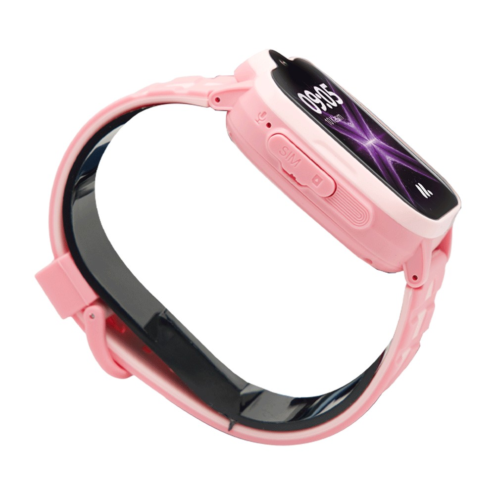 Zamanı gösteren siyah ekranlı pembe bir akıllı saat. Kayış pembe ve siyahtır. SIM kart yuvası görünür.