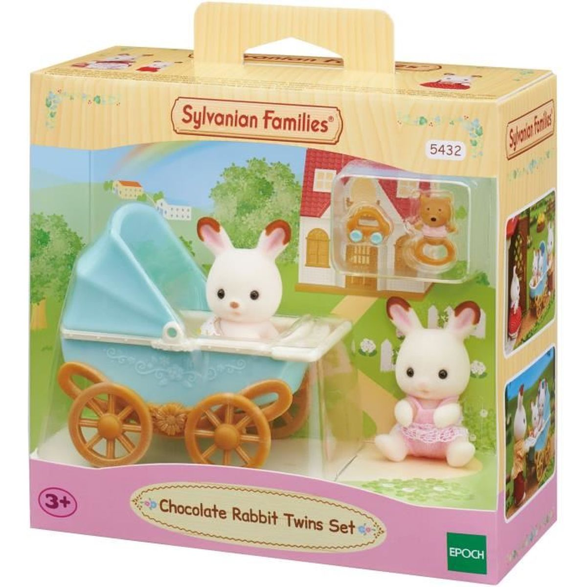 Set de Sylvanian Families en caja. Incluye un cochecito azul con un conejo, un conejo sentado y otros accesorios.