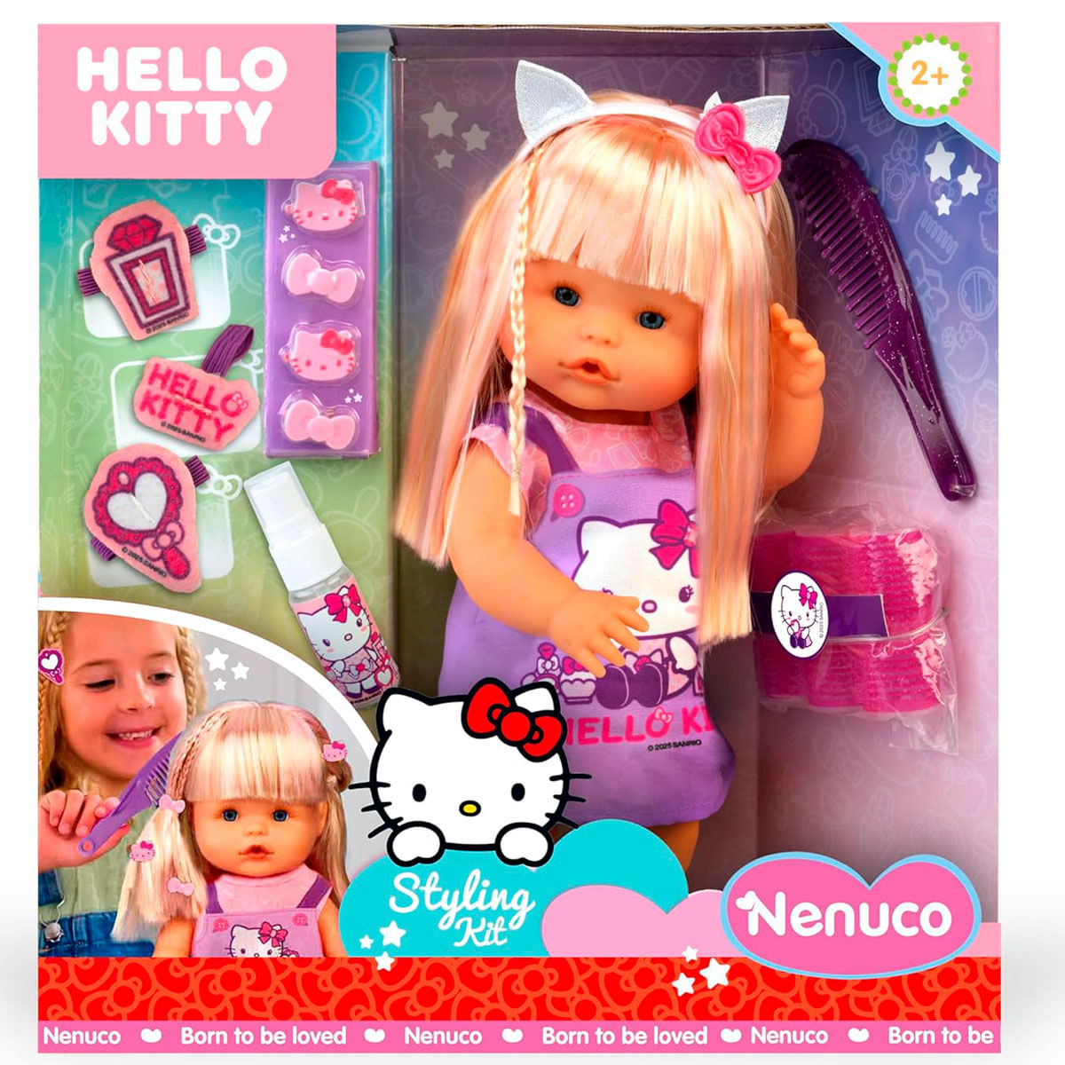 Un kit de estilismo de Hello Kitty para una muñeca. Incluye una muñeca con pelo rubio, accesorios y una imagen de una niña peinando a una muñeca.