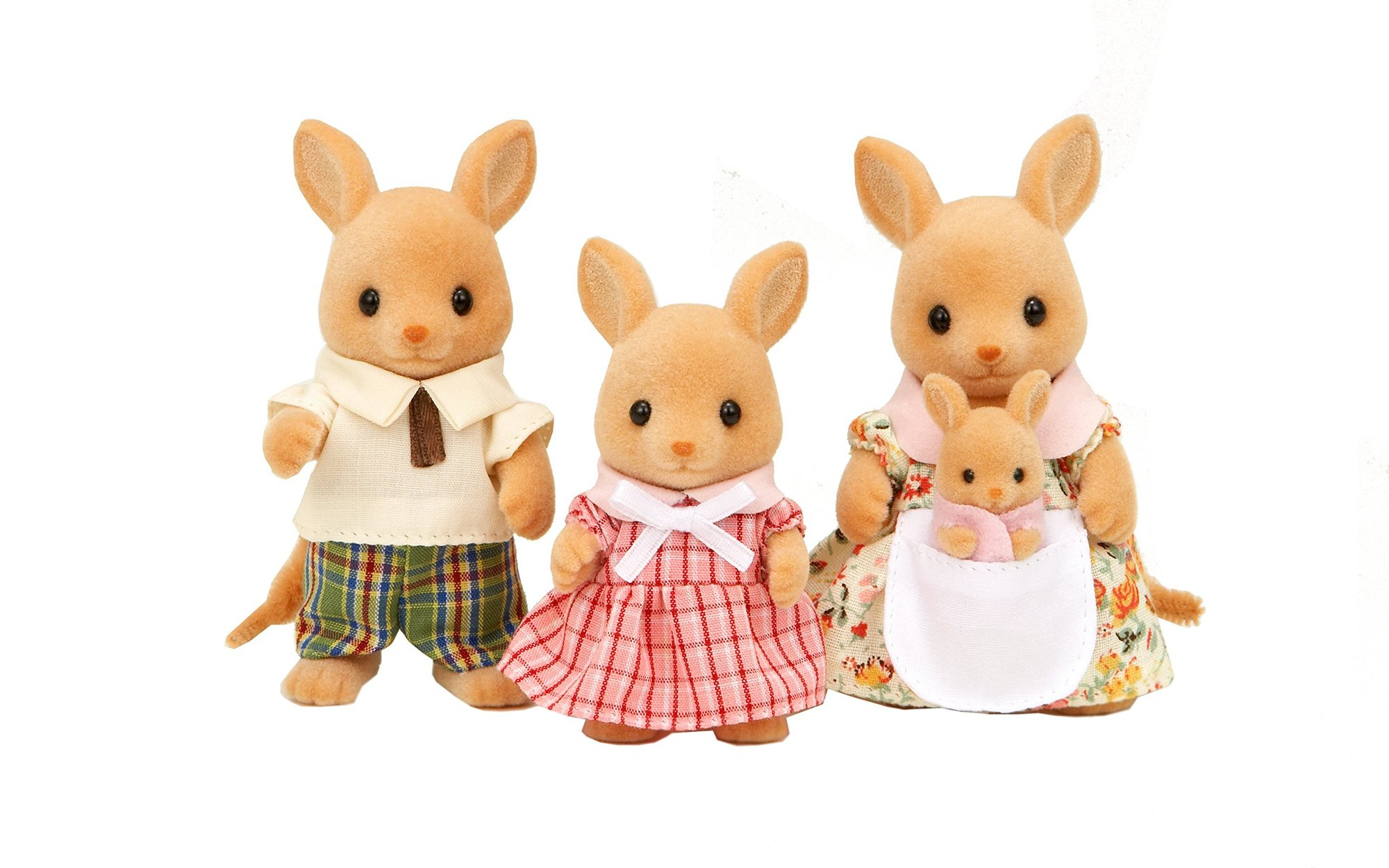 Cuatro figuras de canguros. Un macho con pantalones a cuadros, una niña con un vestido rosa, una madre con un bebé en una bolsa.