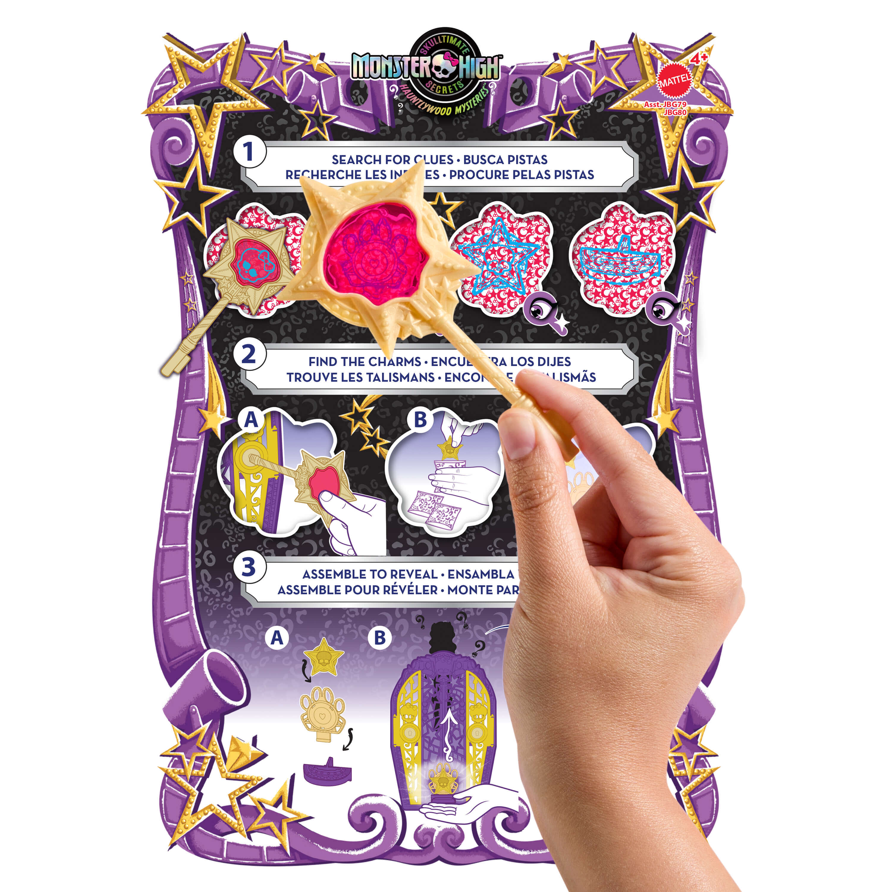 Una mano sostiene una llave dorada sobre una tabla morada. La tabla muestra instrucciones y la marca Monster High.