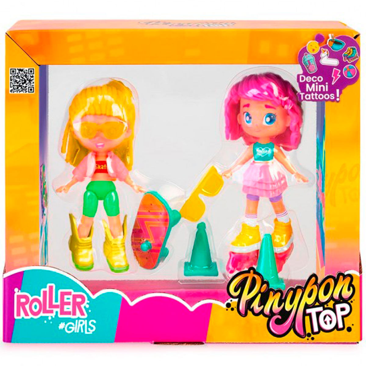 Un juego de juguetes con dos muñecas, patinetas, gafas de sol y conos, empaquetado en una caja con los logotipos de Roller Girls y Pinypon Top.